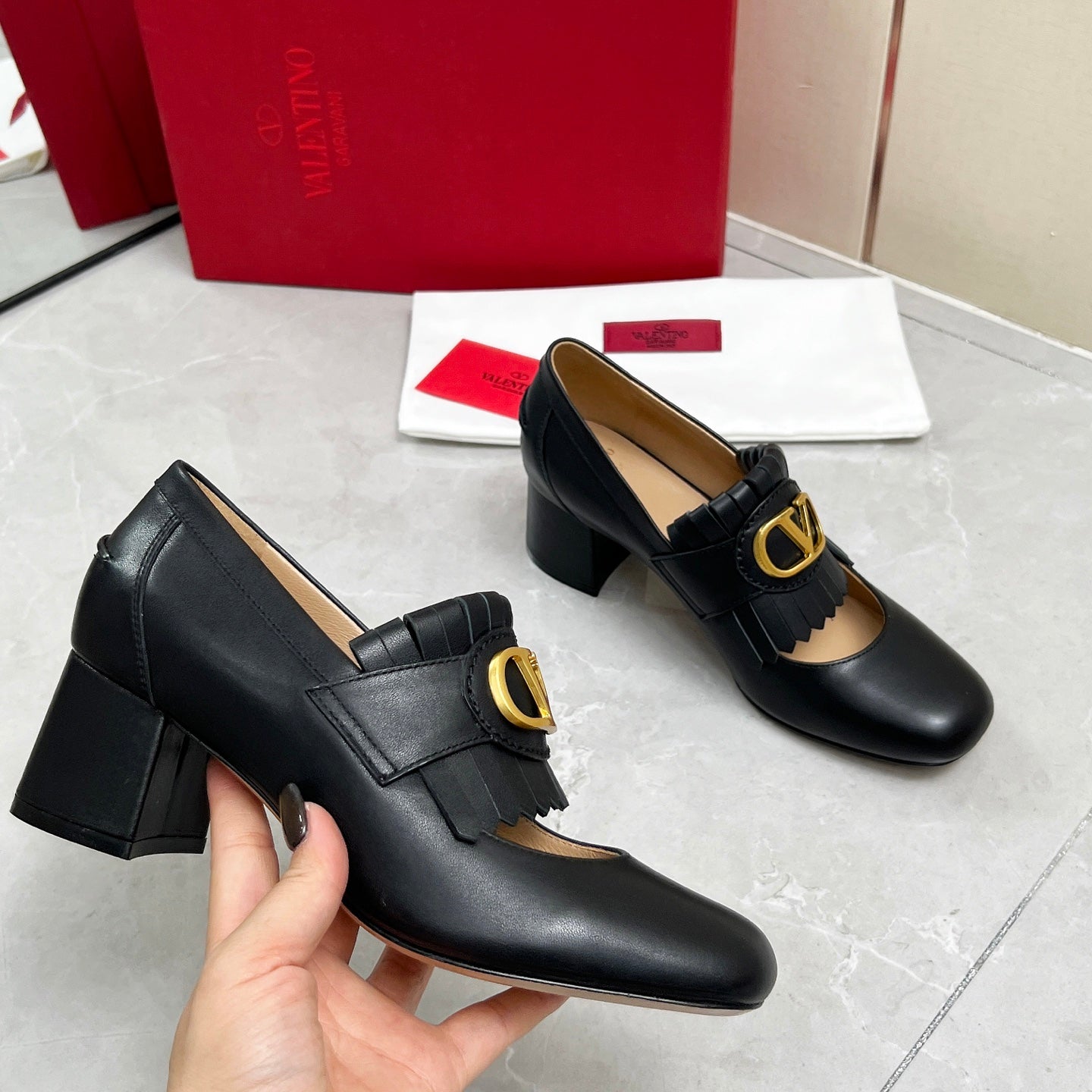 VT 25 Signature Heeled  Loafer Black Calf Leather 293943