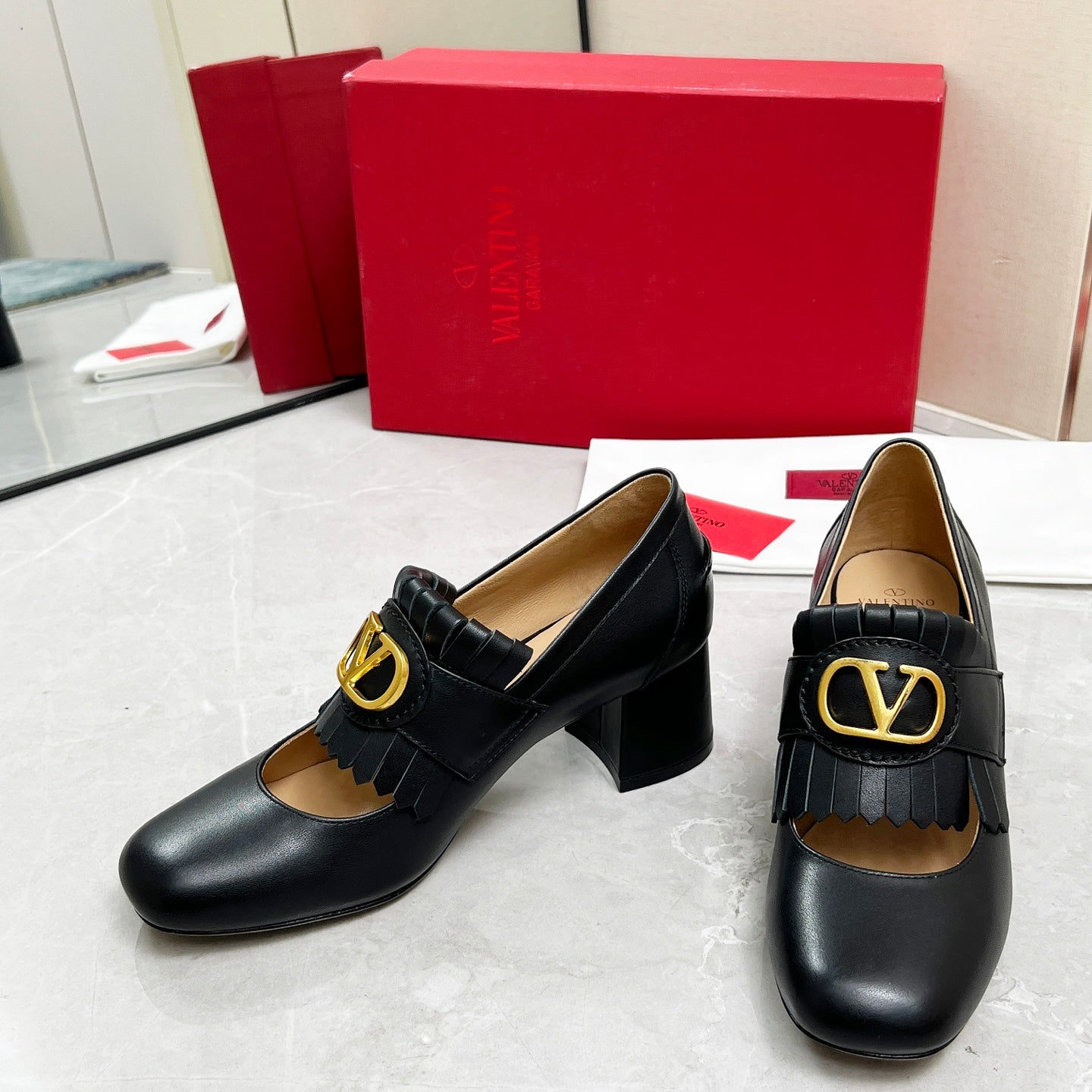 VT 25 Signature Heeled  Loafer Black Calf Leather 293943