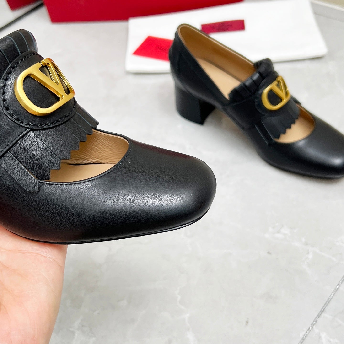 VT 25 Signature Heeled  Loafer Black Calf Leather 293943