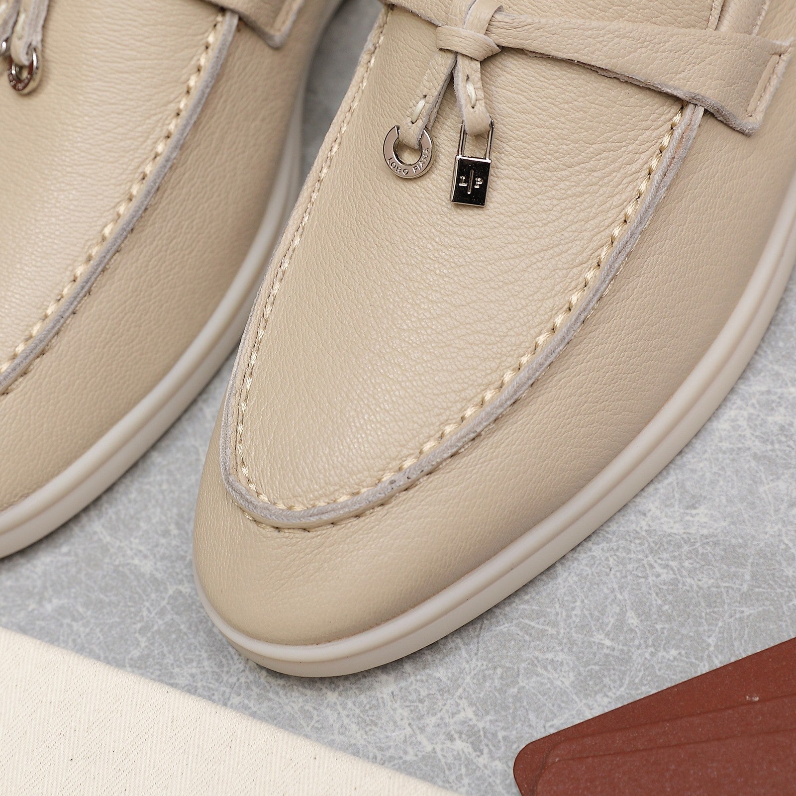 LP SUMMER CHARMS WALK LOAFERS BEIGE LAMBSKIN