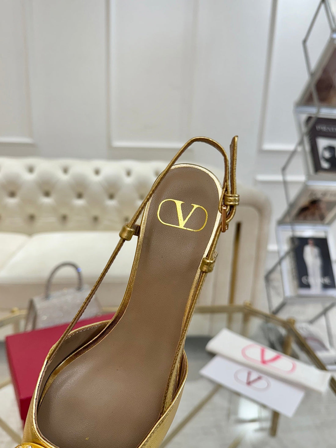 VT Vlogo Signature Gold Slingback Cowhide 342233