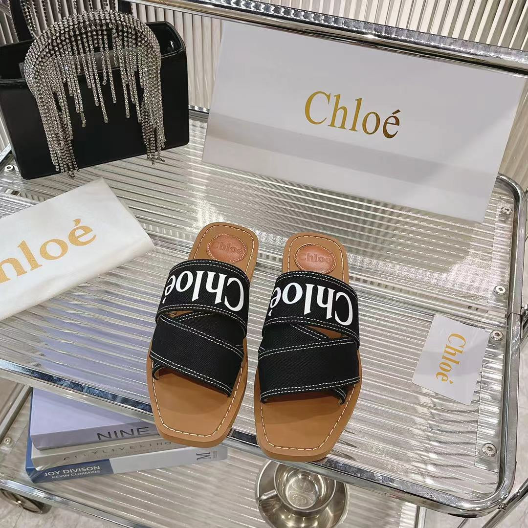 CHLOE WOODY MULE IN BLACK DENIM WITH WHITE LOGO
