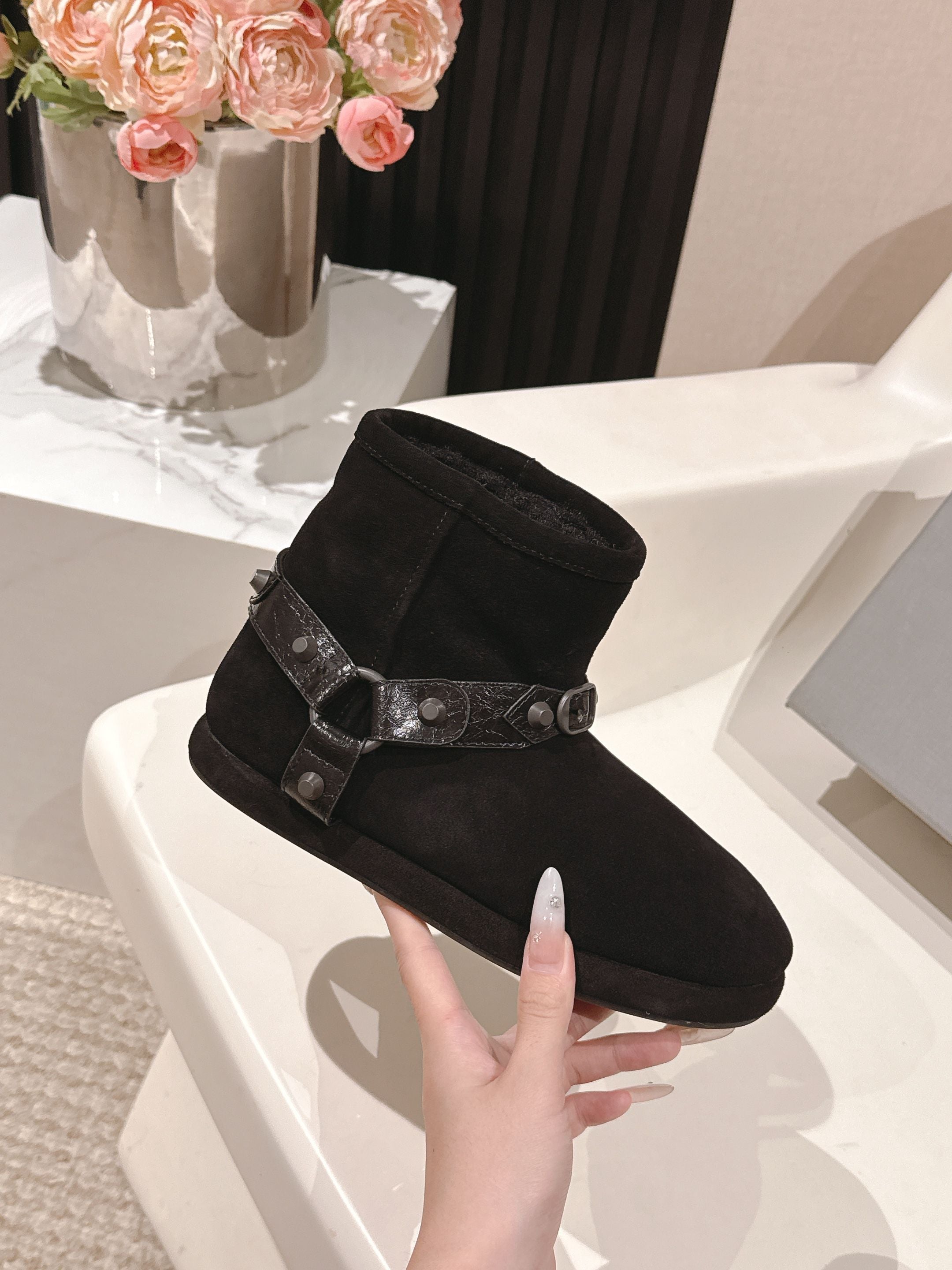 Balenciaga Alaska soft boots black suede 467186