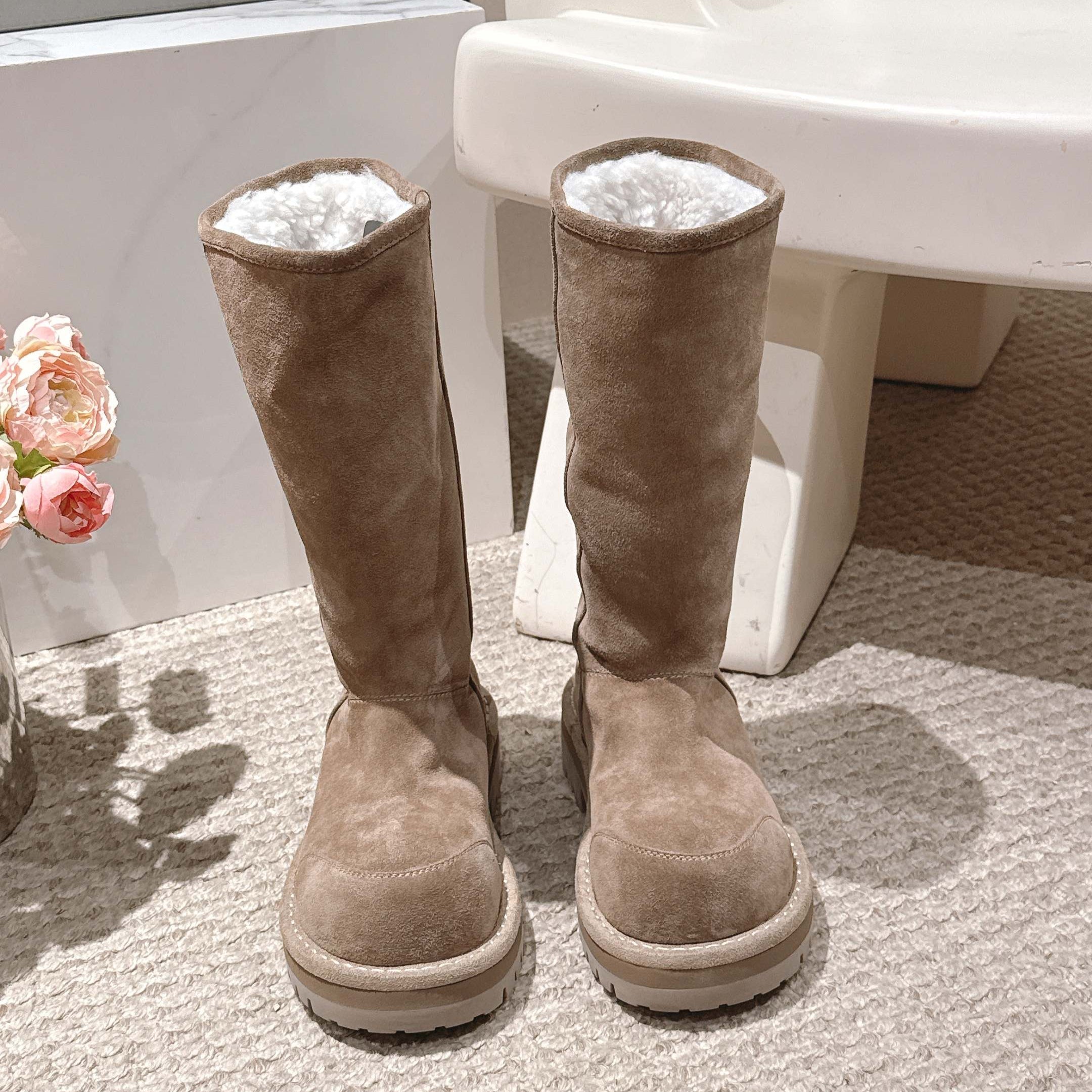 Balenciaga 25s snow boots beige suede wool 467189