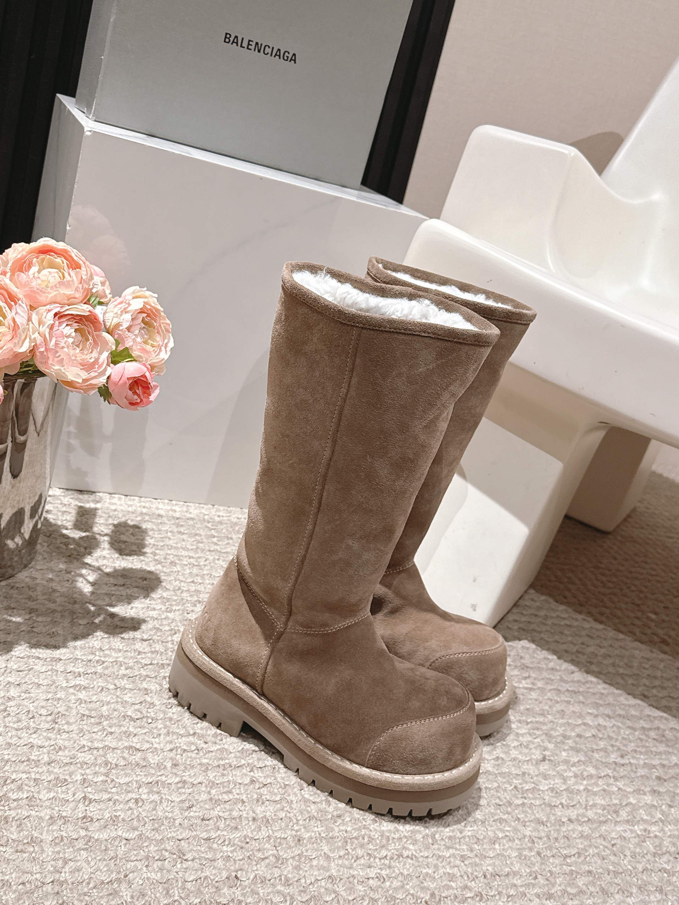 Balenciaga 25s snow boots beige suede wool 467189