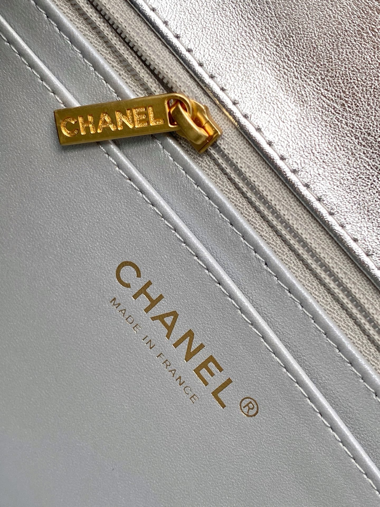 CC 25C Flap Bag 25cm Silver Metalic Quilted Lambskin