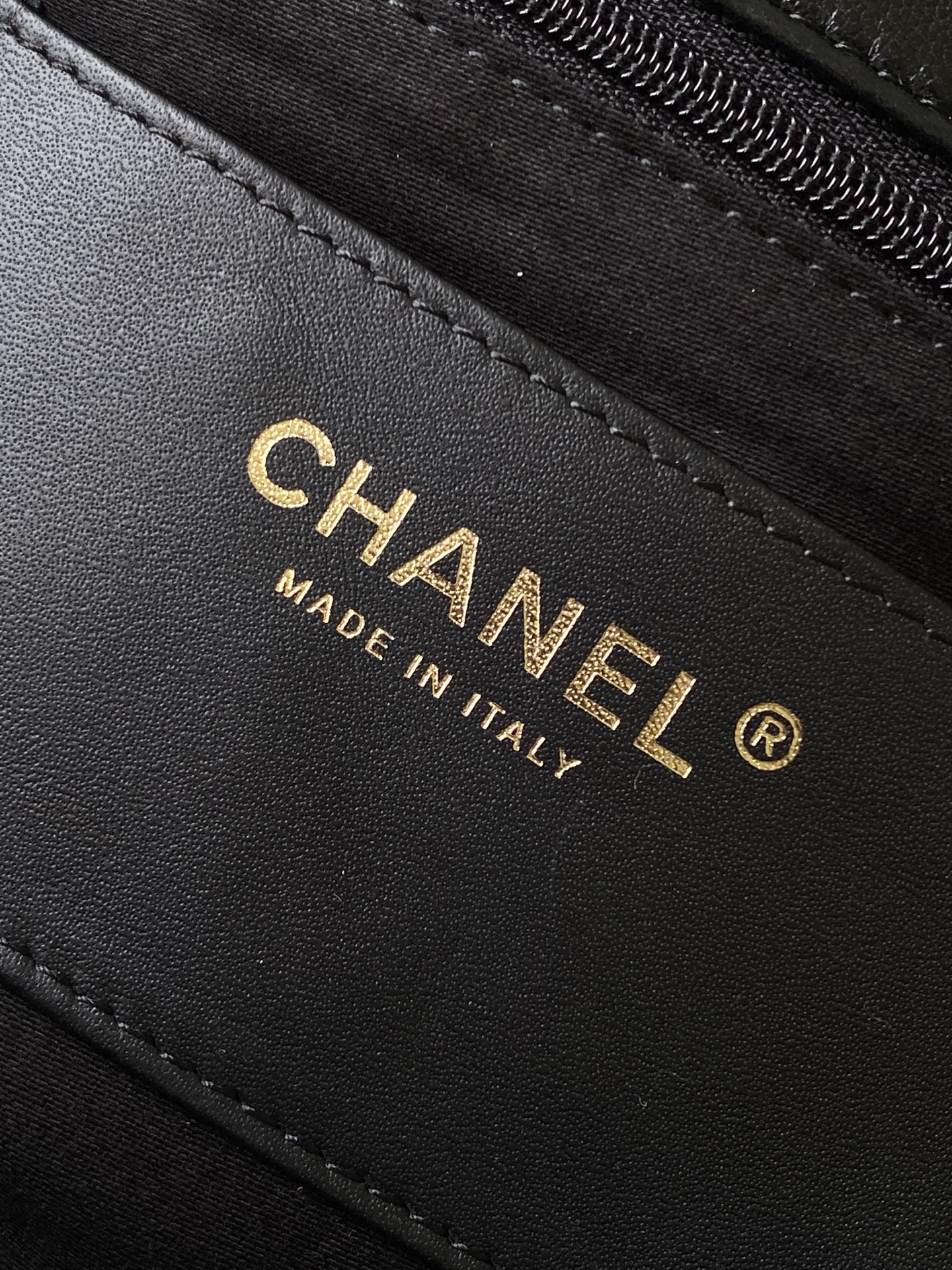 Chanel 25K Bag 45cm Black Gold Sheepskin 293990