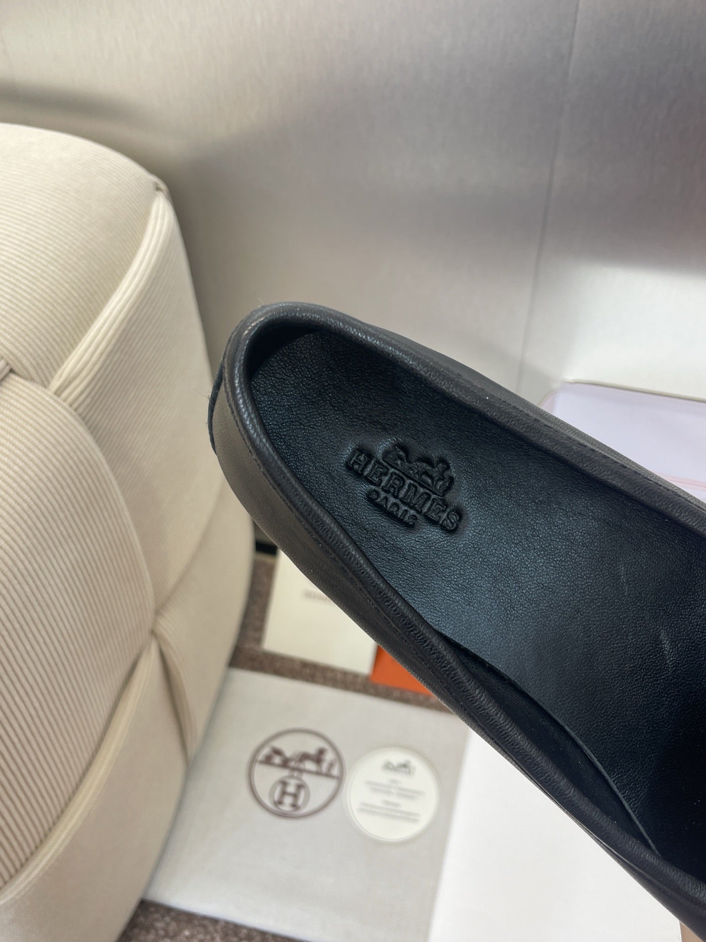 HM 25 Julia Loafer Black Calfskin 372946