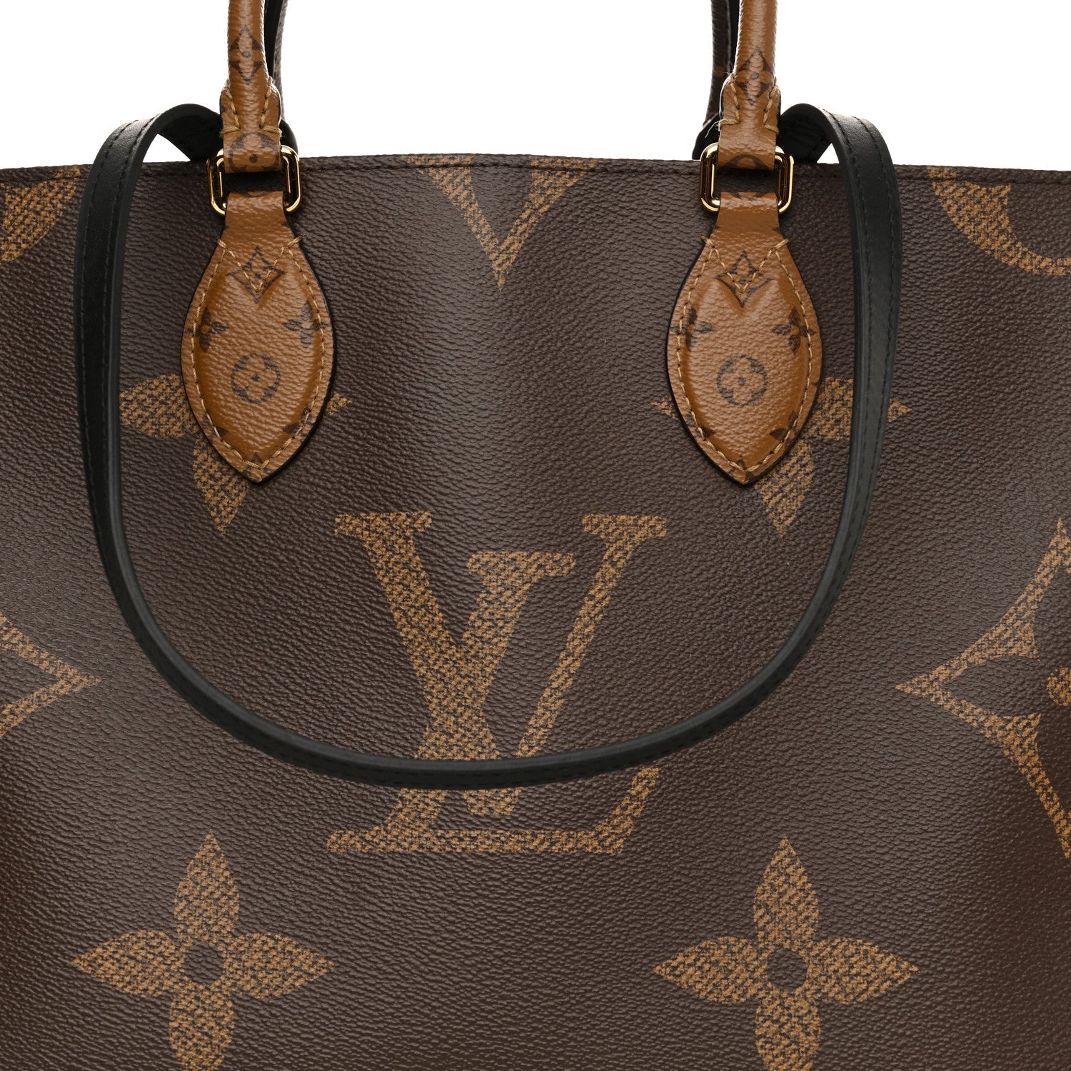 Reverse Monogram Giant Onthego MM