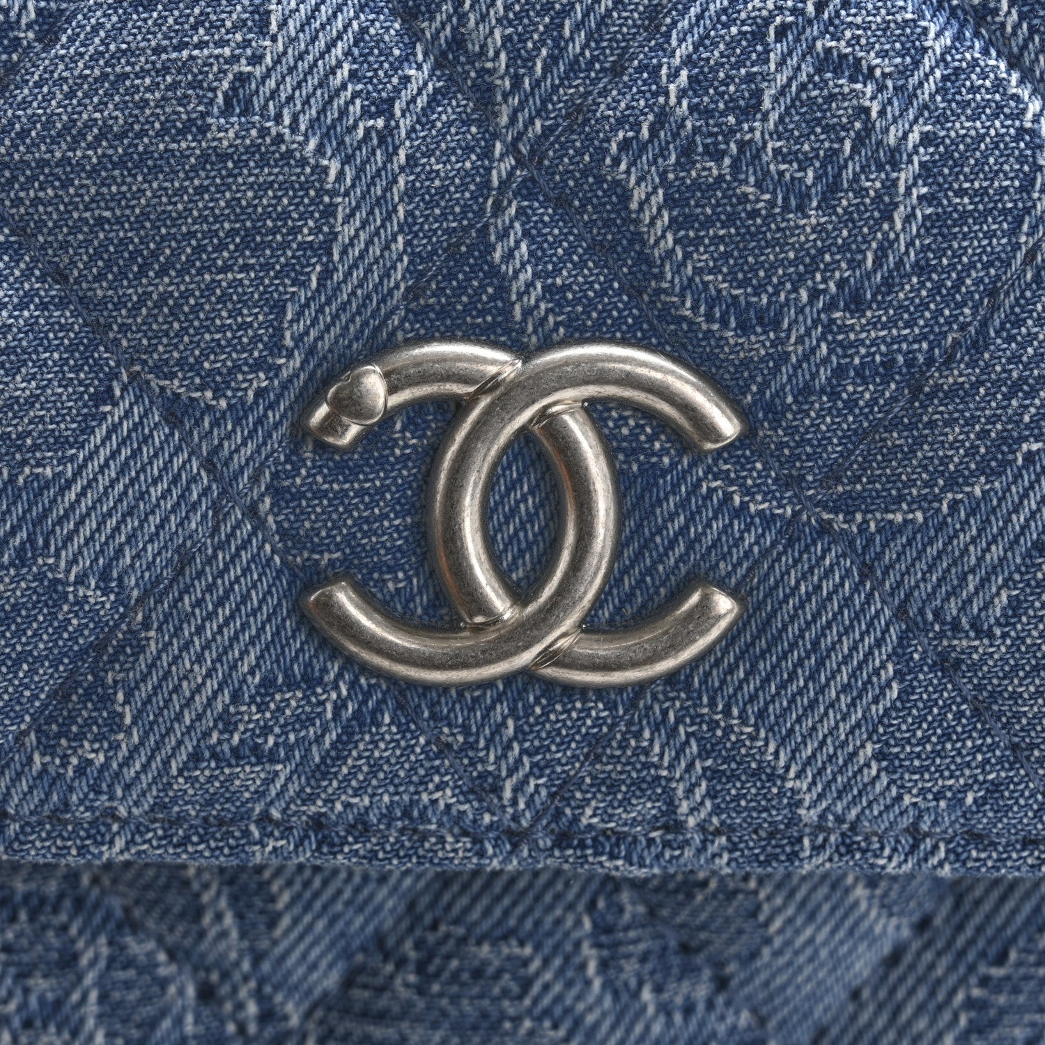 Denim Quilted Camellia Sweetheart Card Holder With Chain Blue