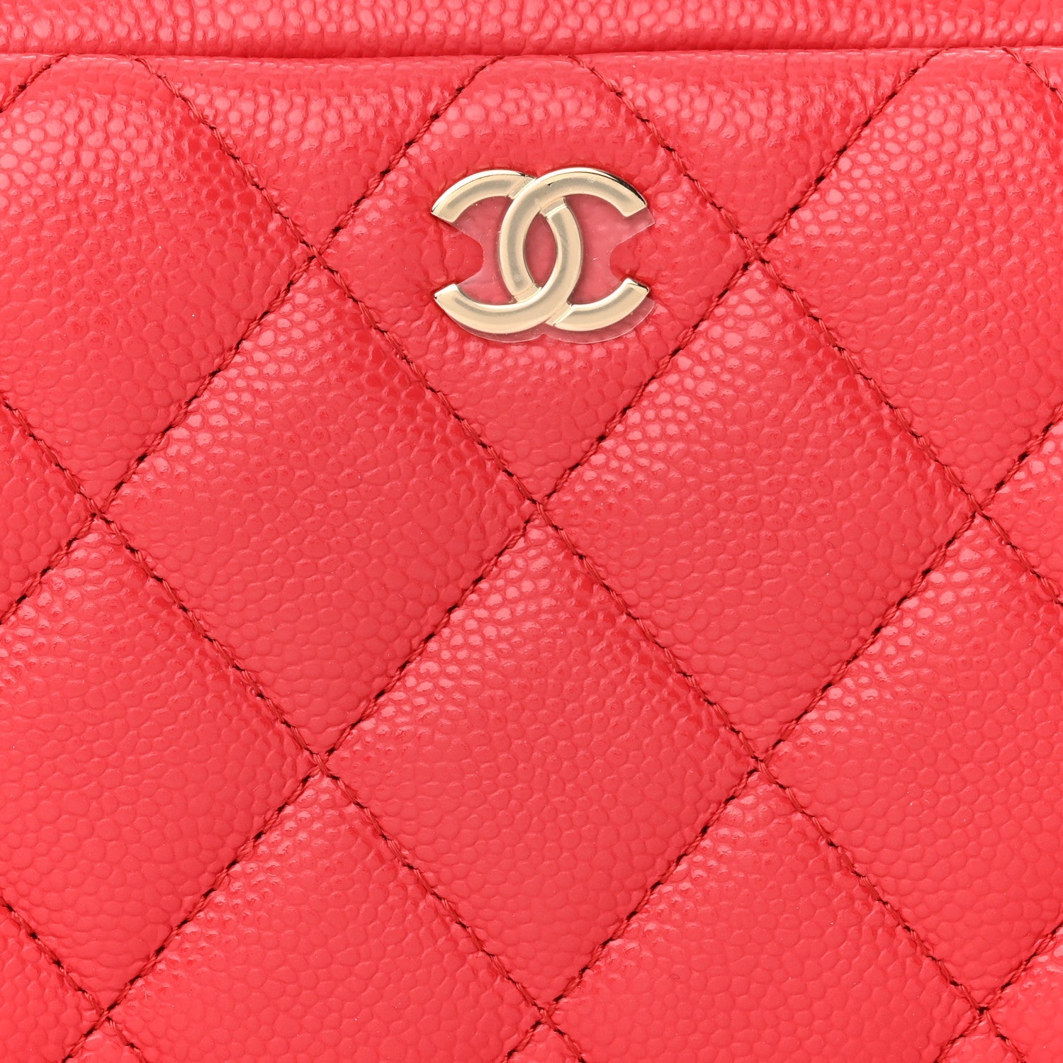 Caviar Quilted Toiletry Case With Chain Dark Pink