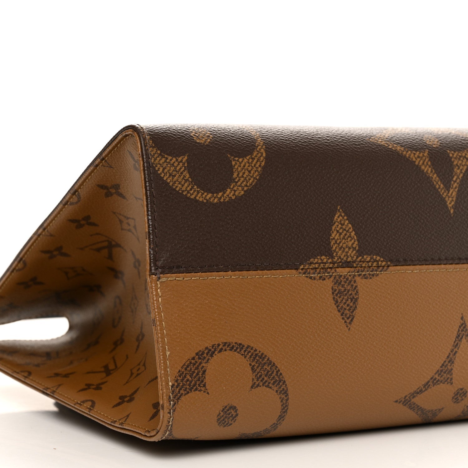 Reverse Monogram Giant Onthego MM