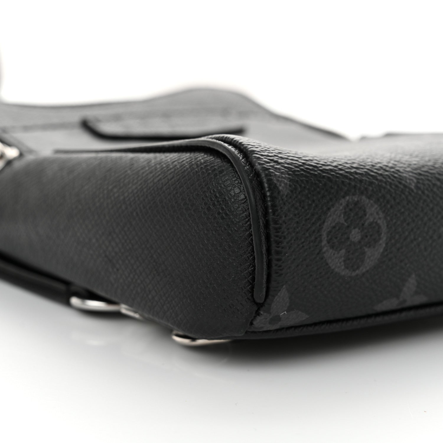 Taigarama Outdoor Slingbag Black