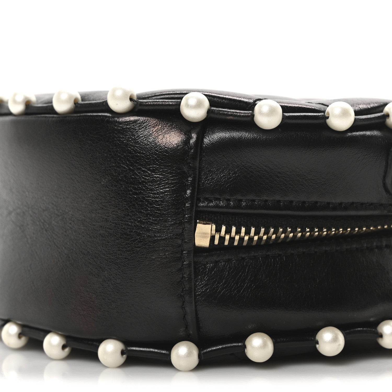 Calfskin Quilted Pearl Round Clutch With Chain Black