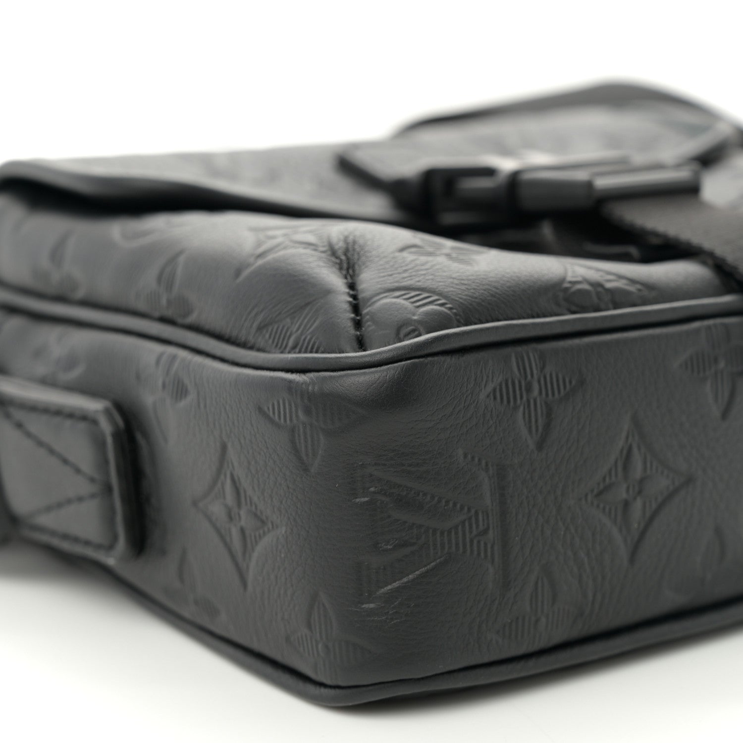 Calfskin Monogram Shadow Getaway Messenger Black