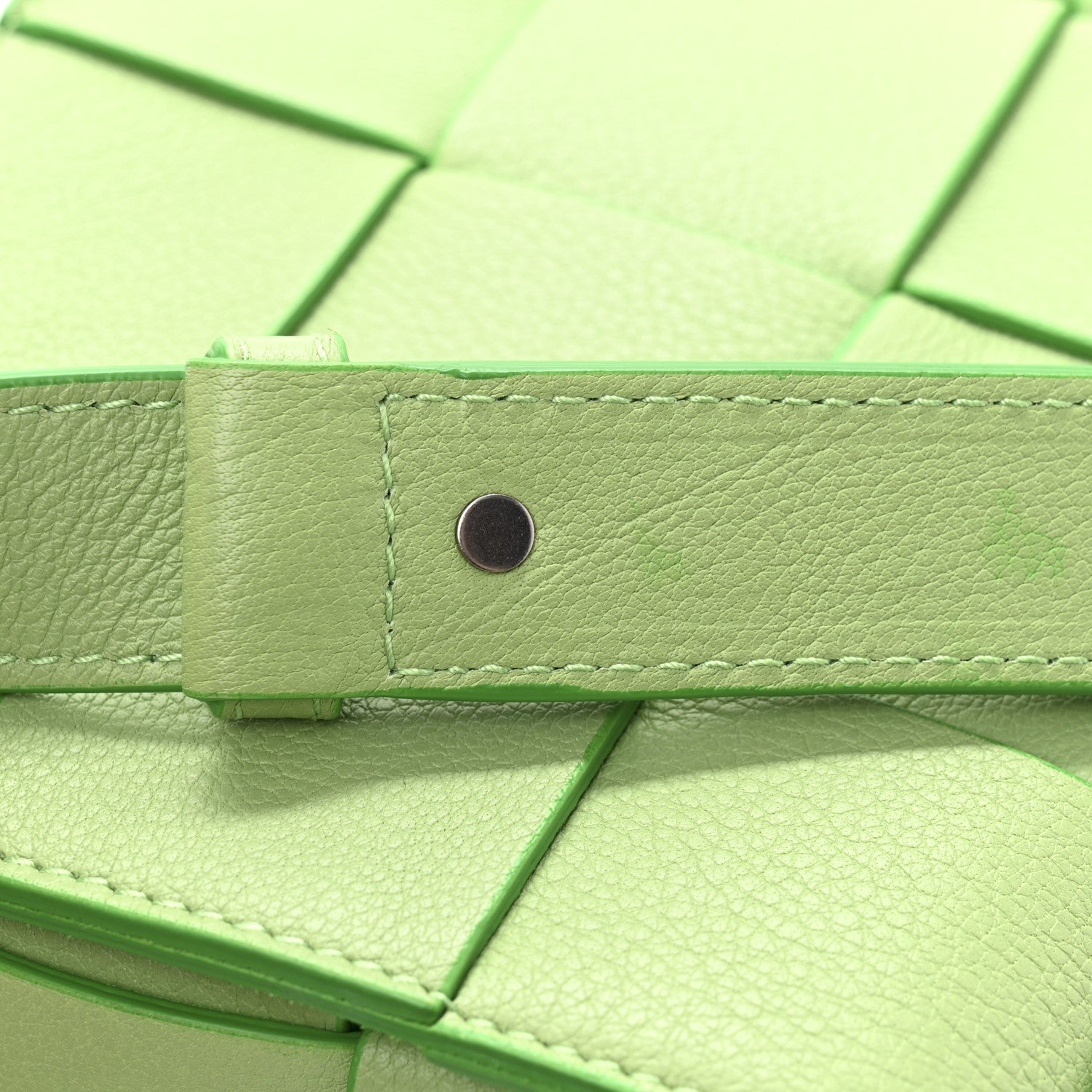 Grained Calfskin Maxi Intrecciato Cassette Crossbody Bag Pistachio