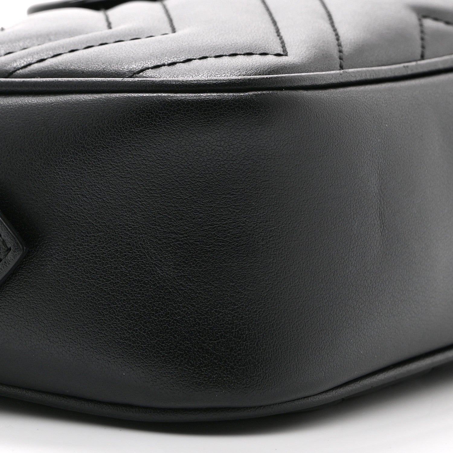 Calfskin Matelasse Monochrome Mini GG Marmont Chain Shoulder Bag Black