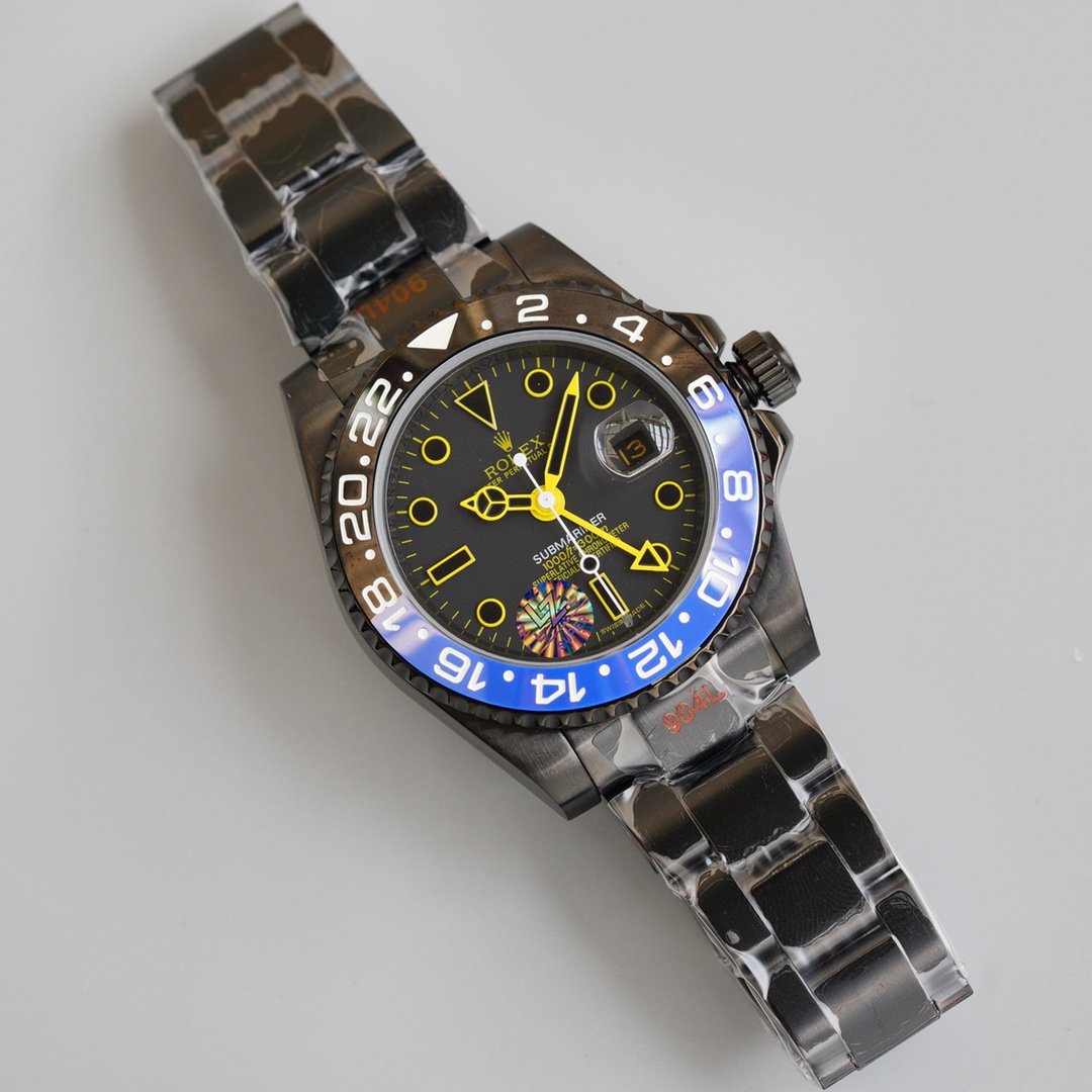 GMT-MASTER II CUSTOM BLACK BATMAN BEZEL YELLOW NUMERALS