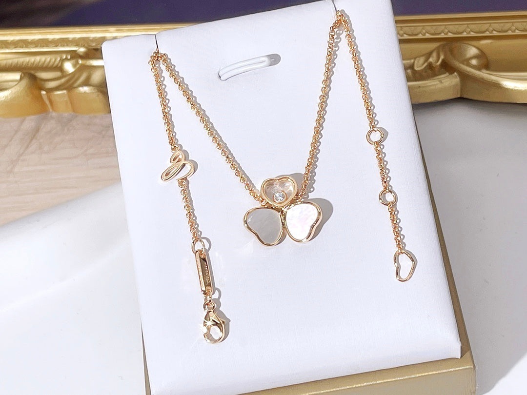 HAPPY WING NECKLACE MOP 1 DIAMOND