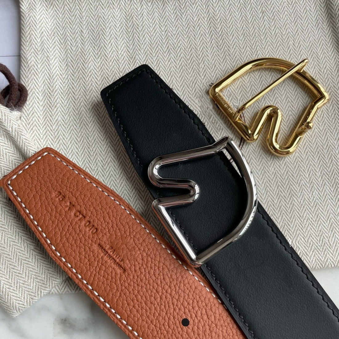 H BELT HORSE BUCKLE BROWN BLACK LEATHER REVERSIBLE  3.8CM