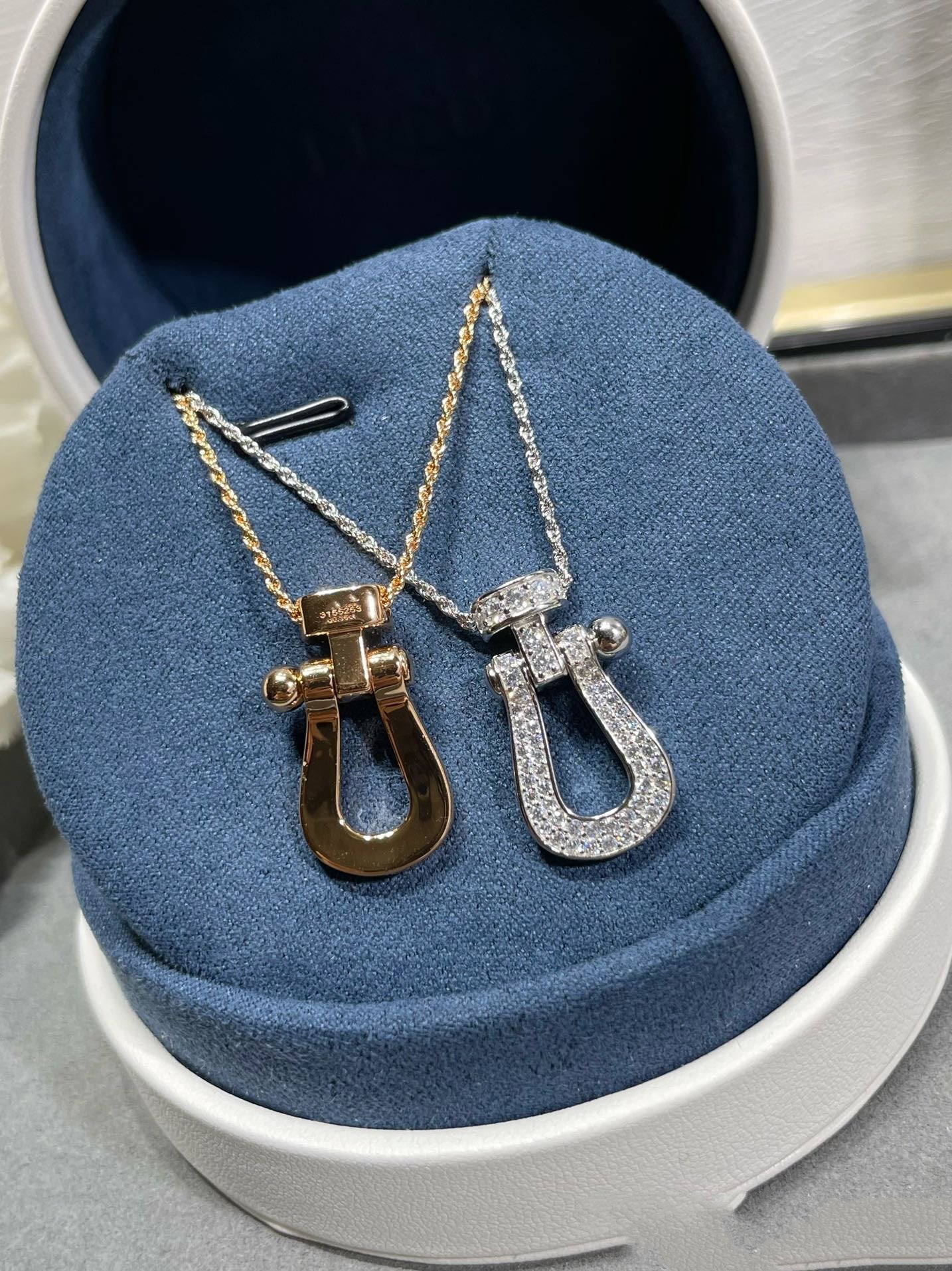 FORCE 10 LARGE MODEL DIAMOND NECKALCE