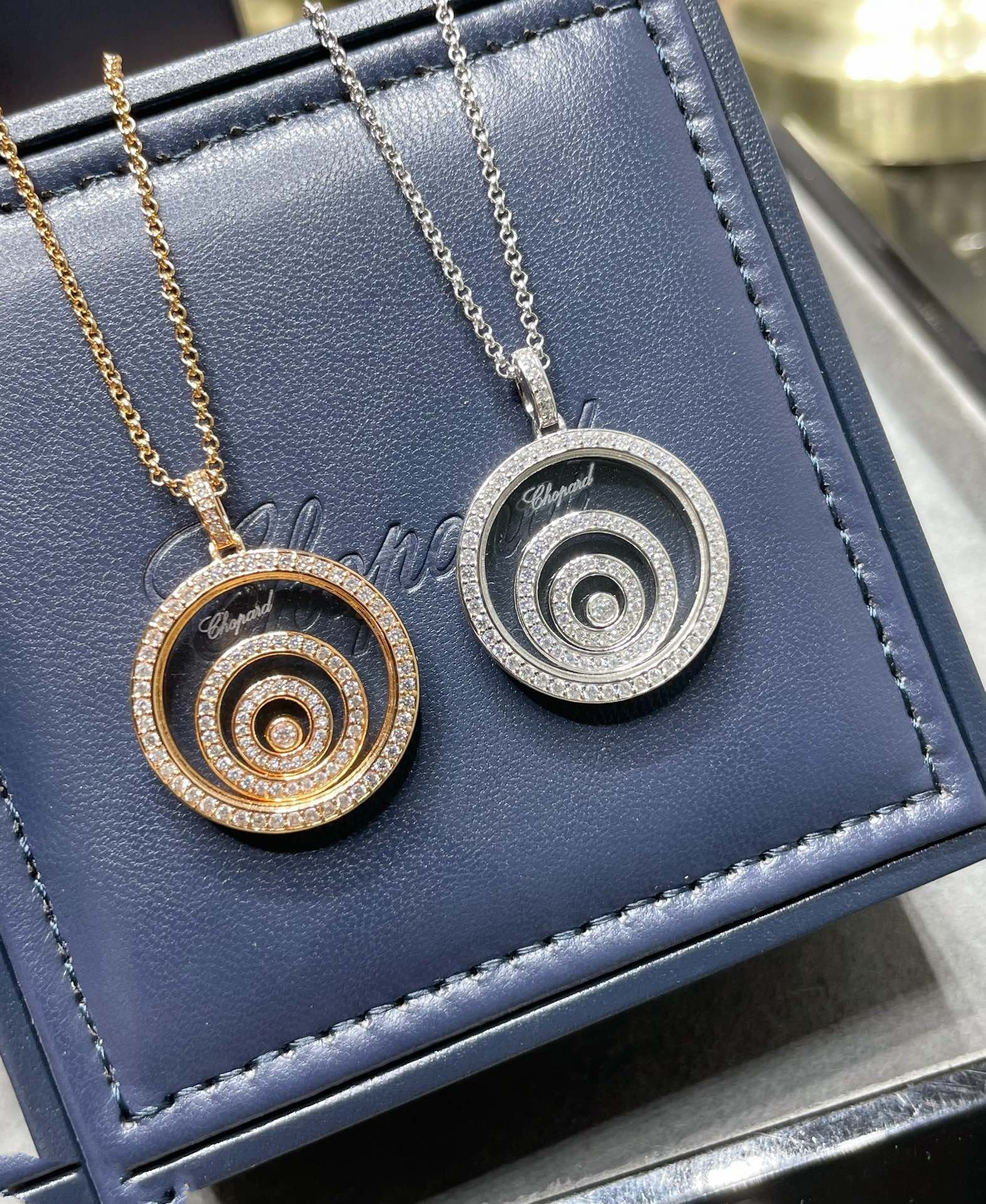 HAPPY SPIRIT DIAMOND PAVED NECKLACE