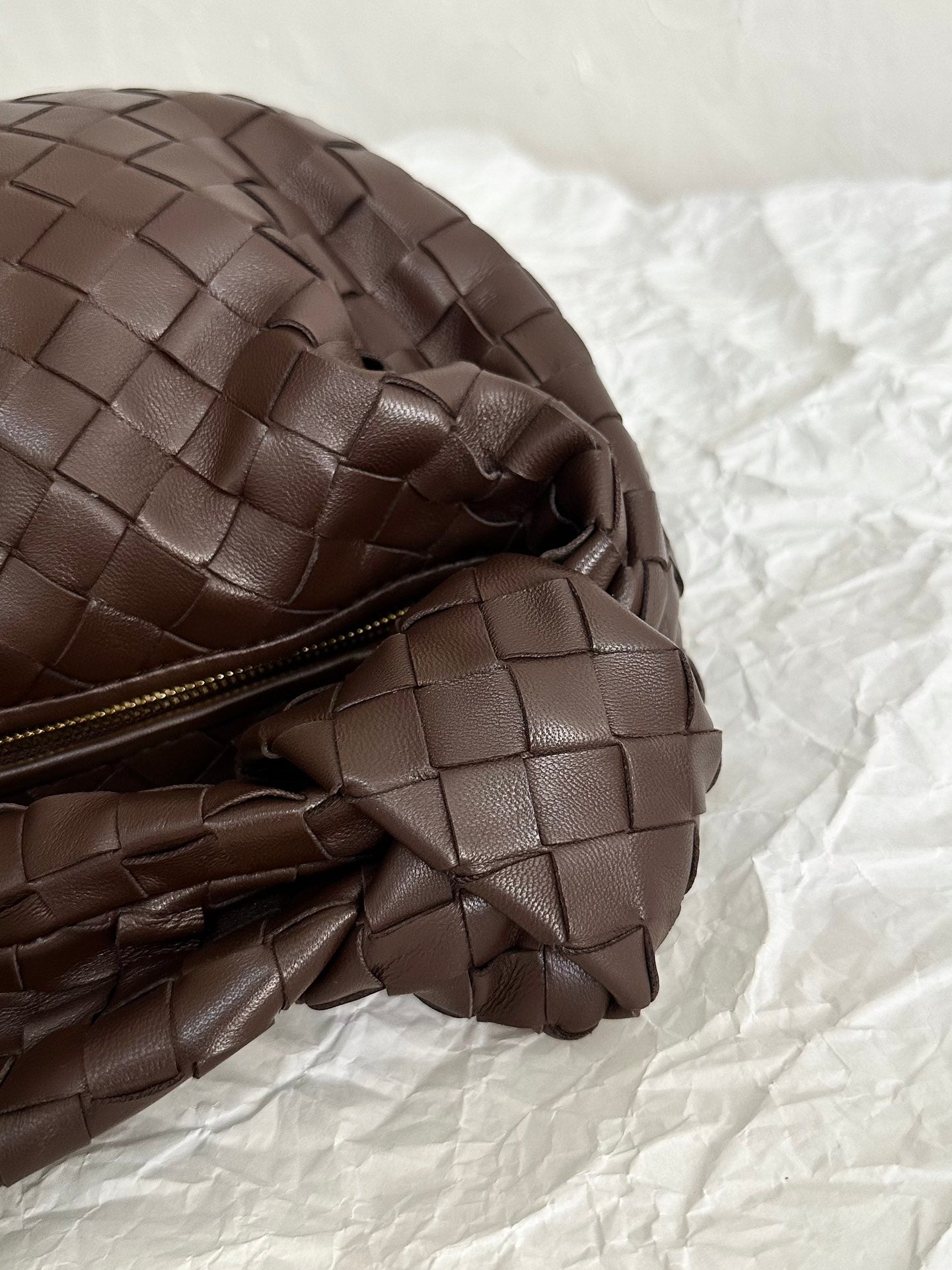 BV TEEN JODIE 36CM CHOCOLATE SHEEPSKIN