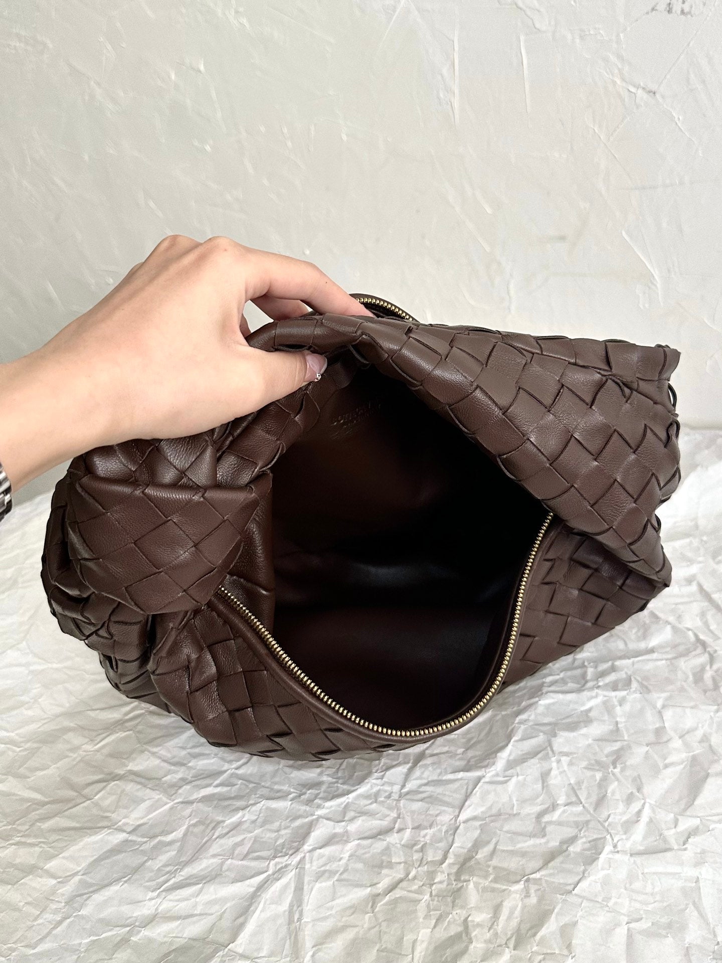 BV TEEN JODIE 36CM CHOCOLATE SHEEPSKIN