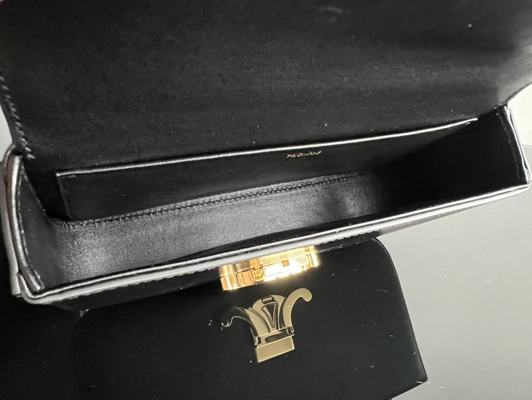 CLASSIC TRIOMPHE 20 BLACK CALFSKIN GOLD HARDWARE