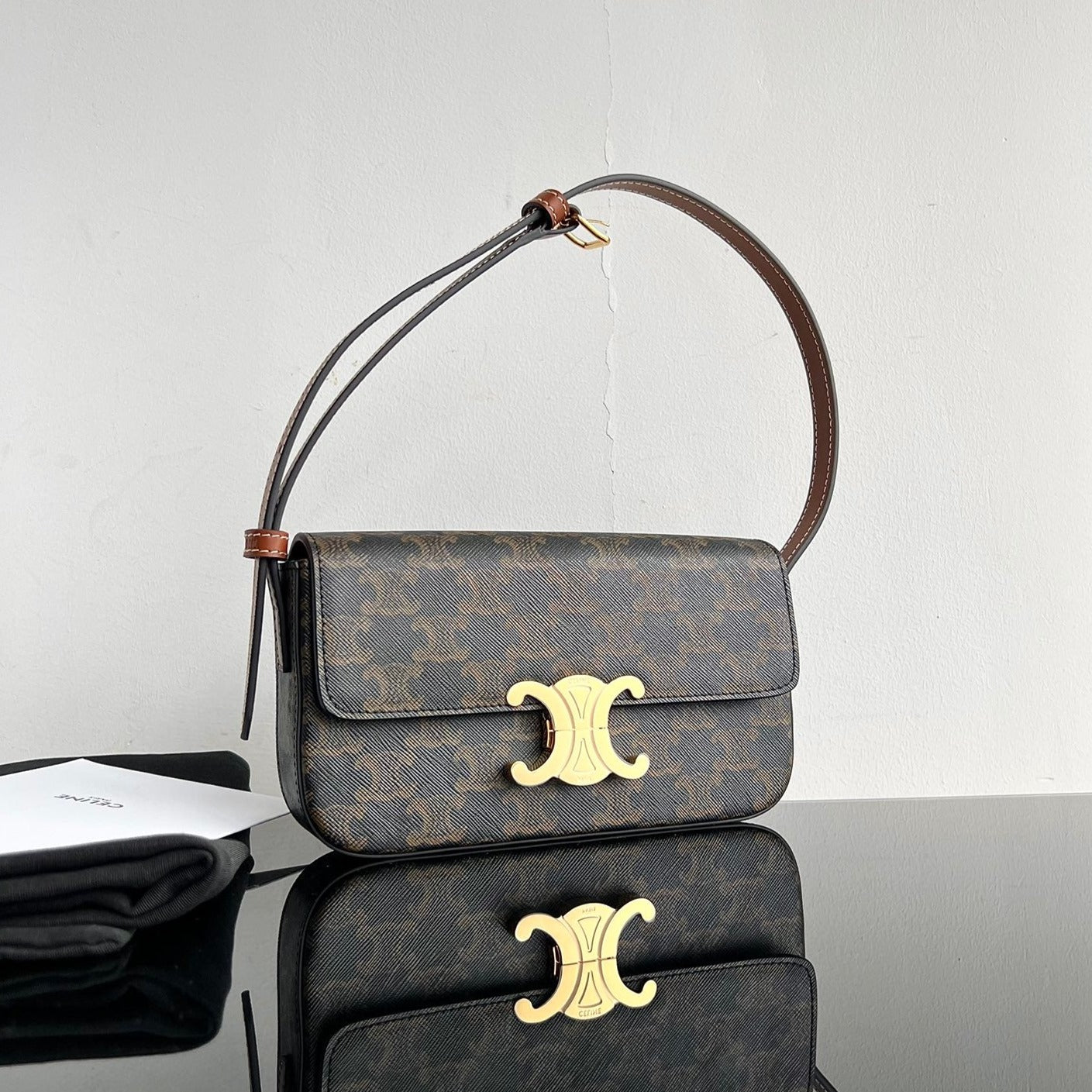 CLASSIC TRIOMPHE 20 BROWN MONOGRAM CALFSKIN