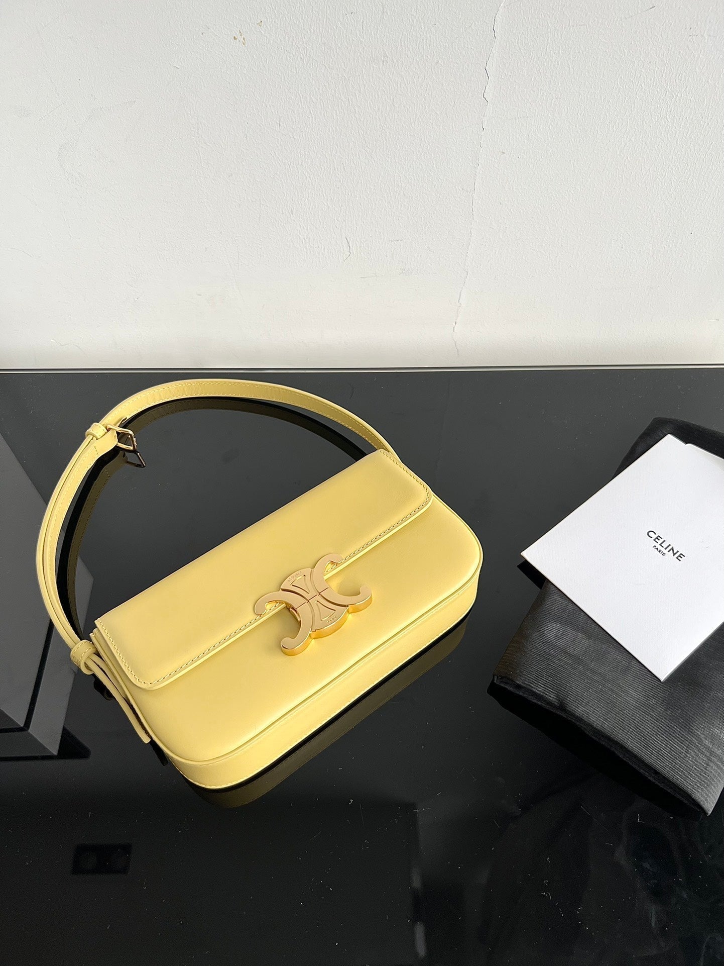 CLASSIC TRIOMPHE 20 YELLOW CALFSKIN