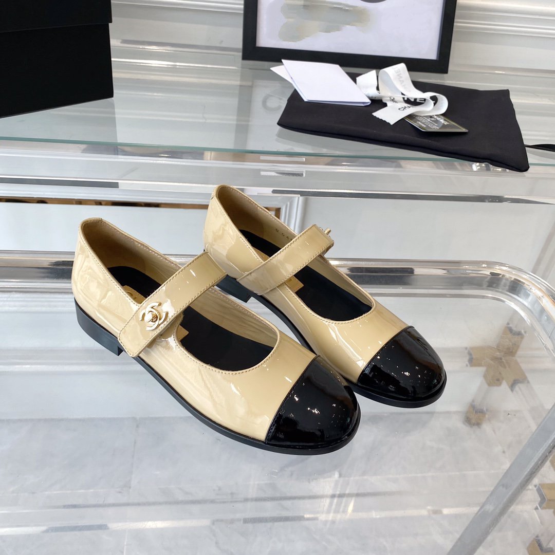 mary janes beige black patent calfskin
