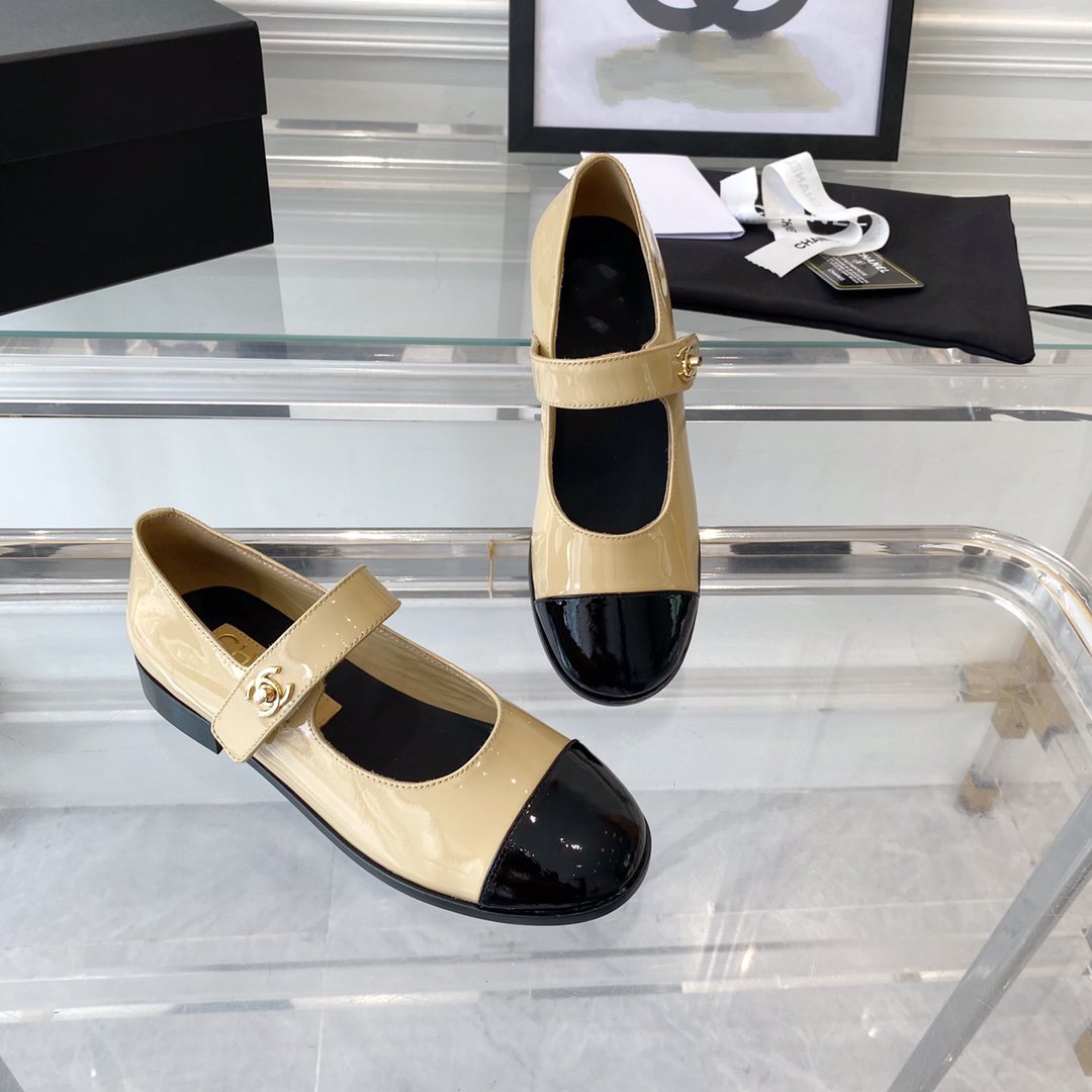 mary janes beige black patent calfskin