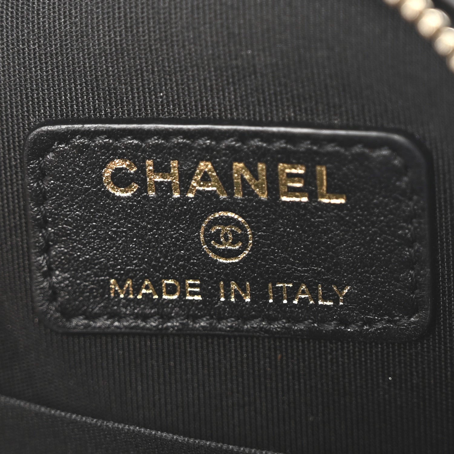 Calfskin Quilted Pearl Round Clutch With Chain Black