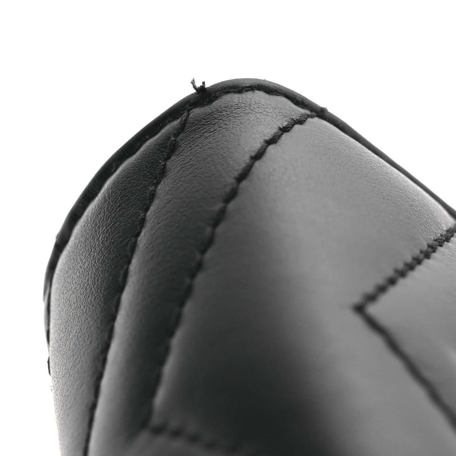 Calfskin Matelasse GG Marmont Chain Wallet Black