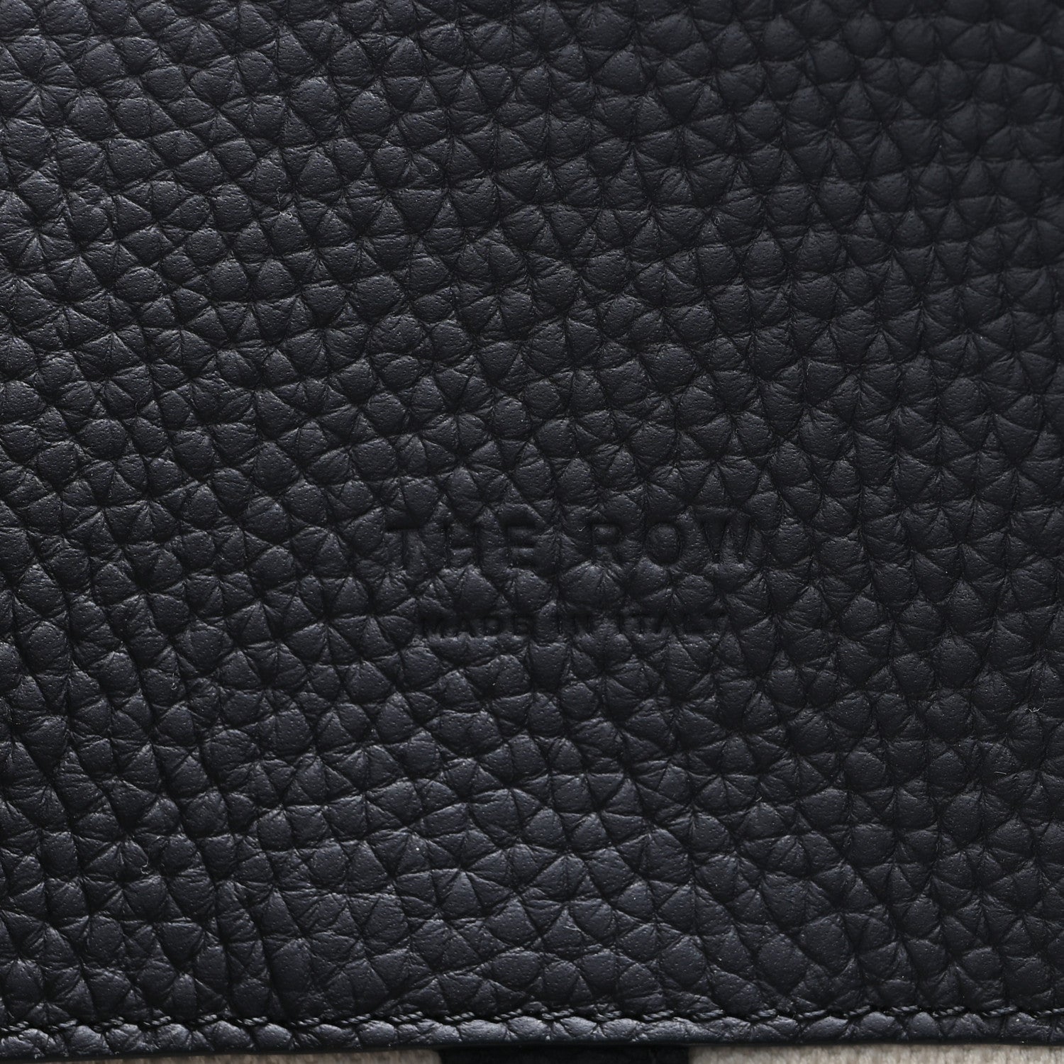 Matte Grained Calfskin Soft Margaux 12 Marine