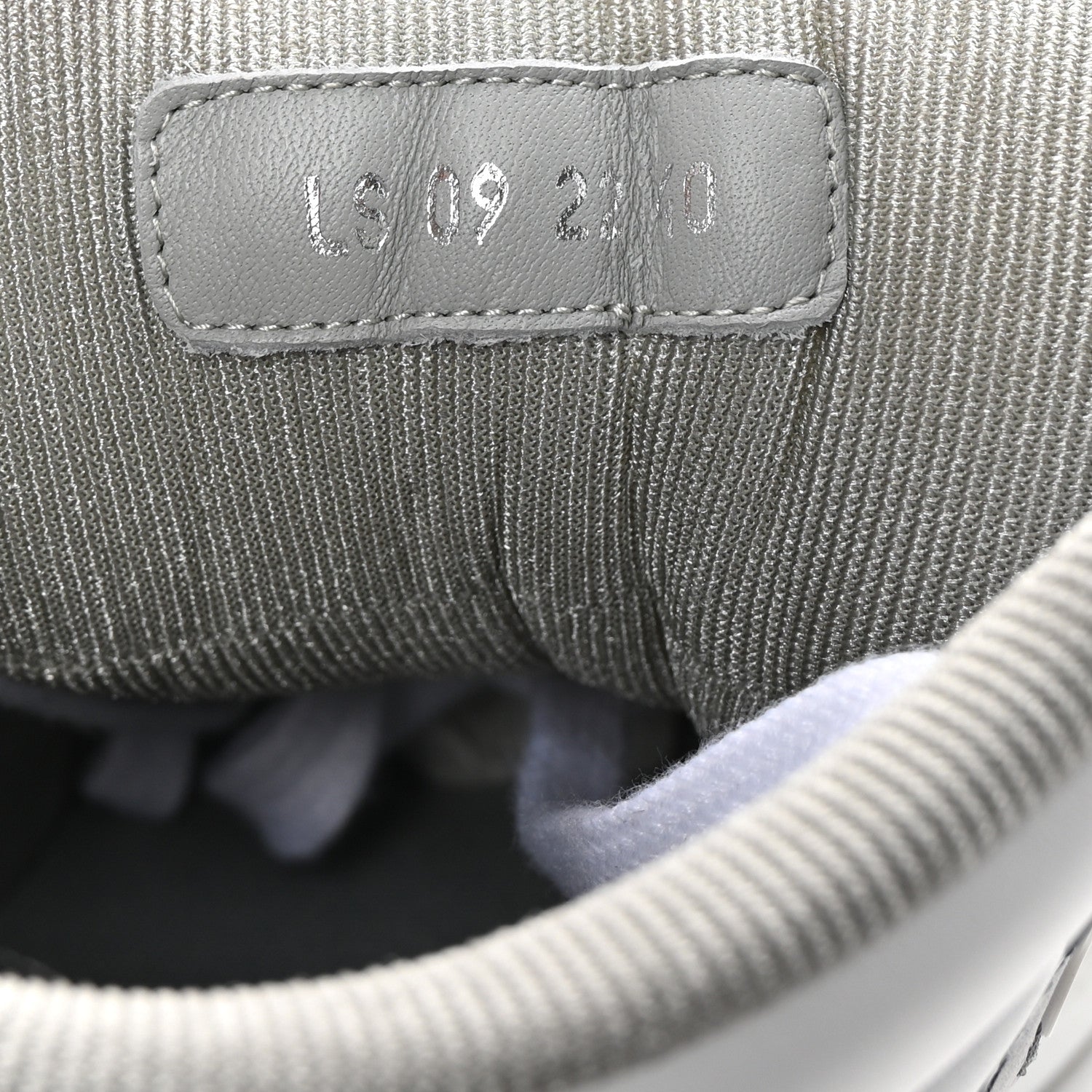 Smooth Calfskin Jacquard Oblique Mens B27 High Top Sneakers 40 Grey