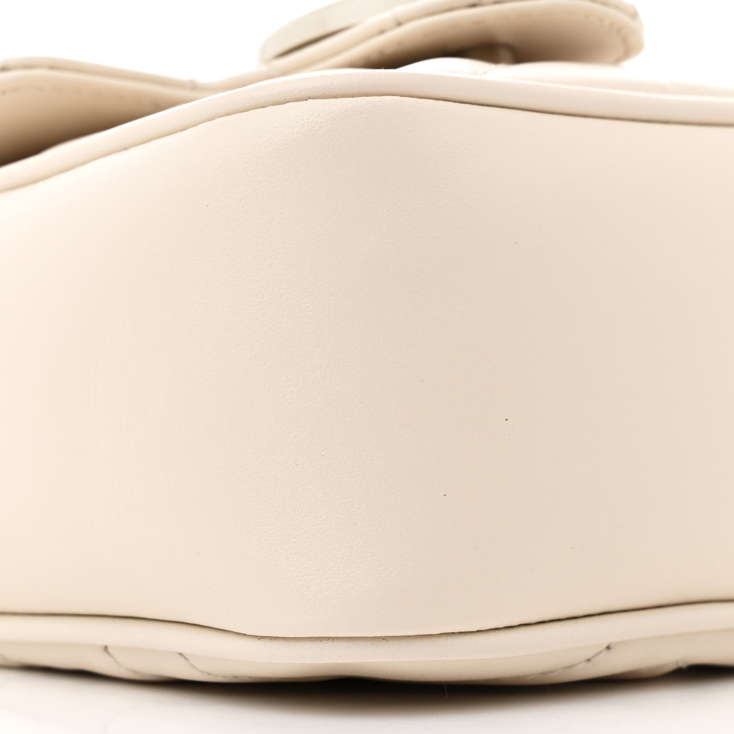 Calfskin Matelasse Monochrome GG Marmont Chain Mini Belt Bag Mystic White