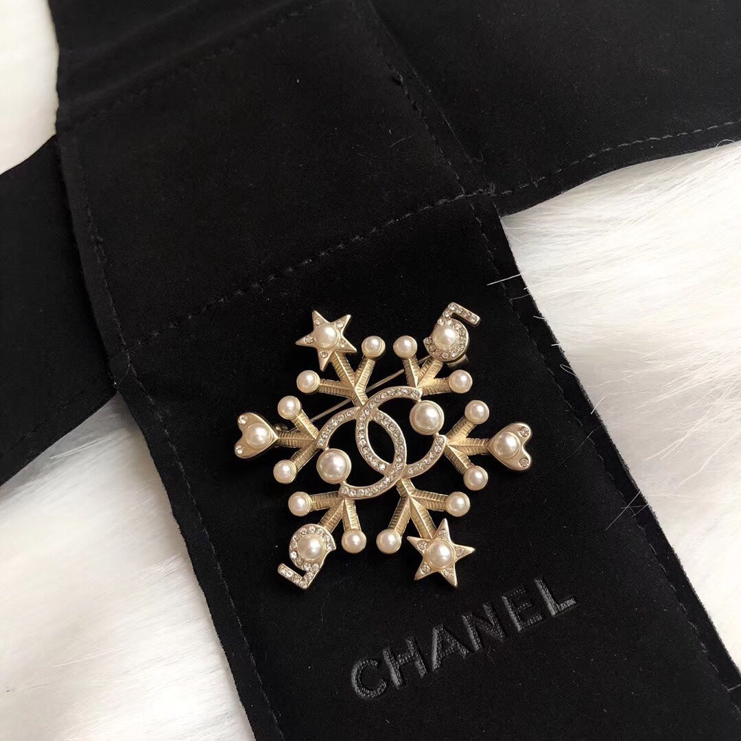 CC Brooch 157230