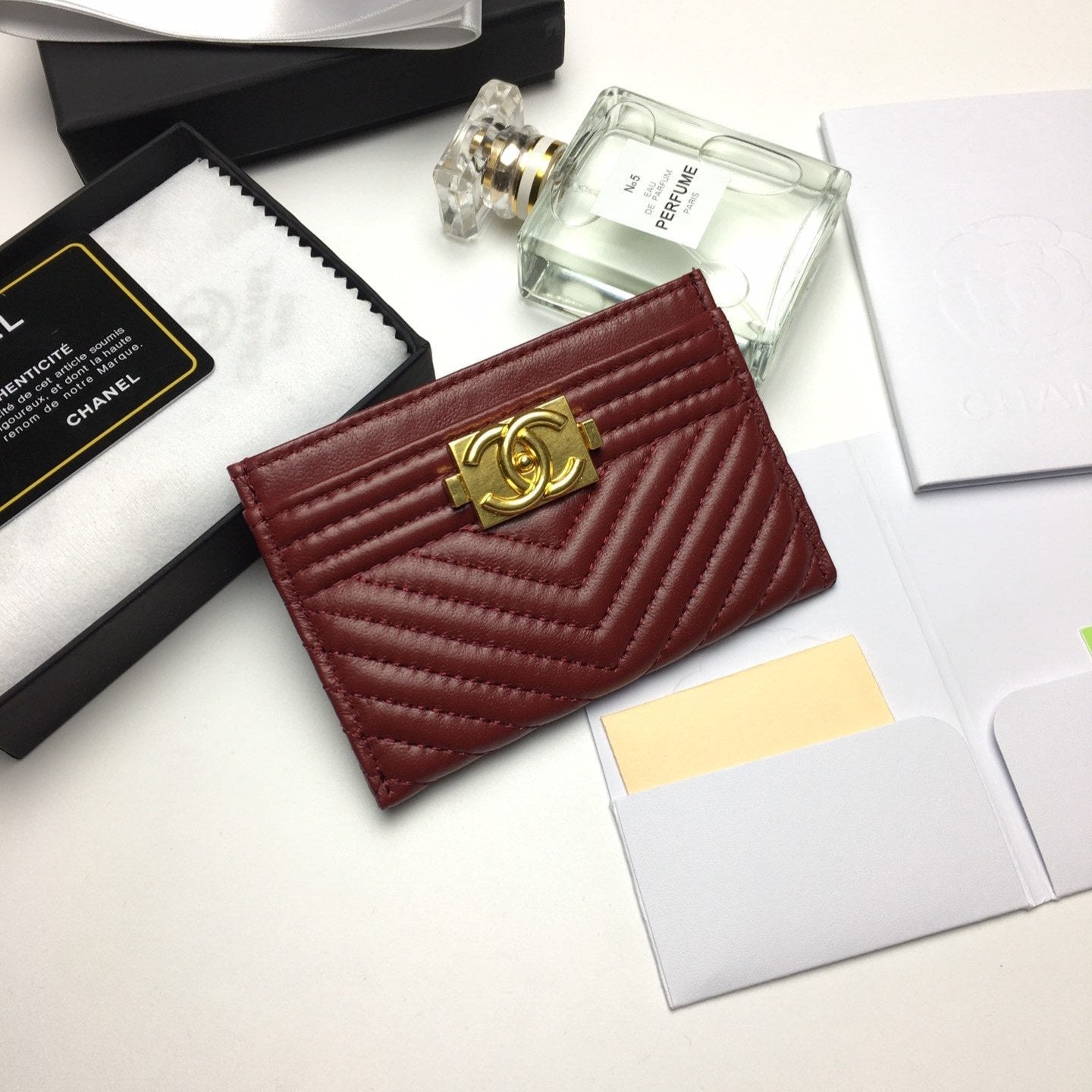 CC LINE CARD HOLDER 11.2 GARNET CALFSKIN GOLD ICON