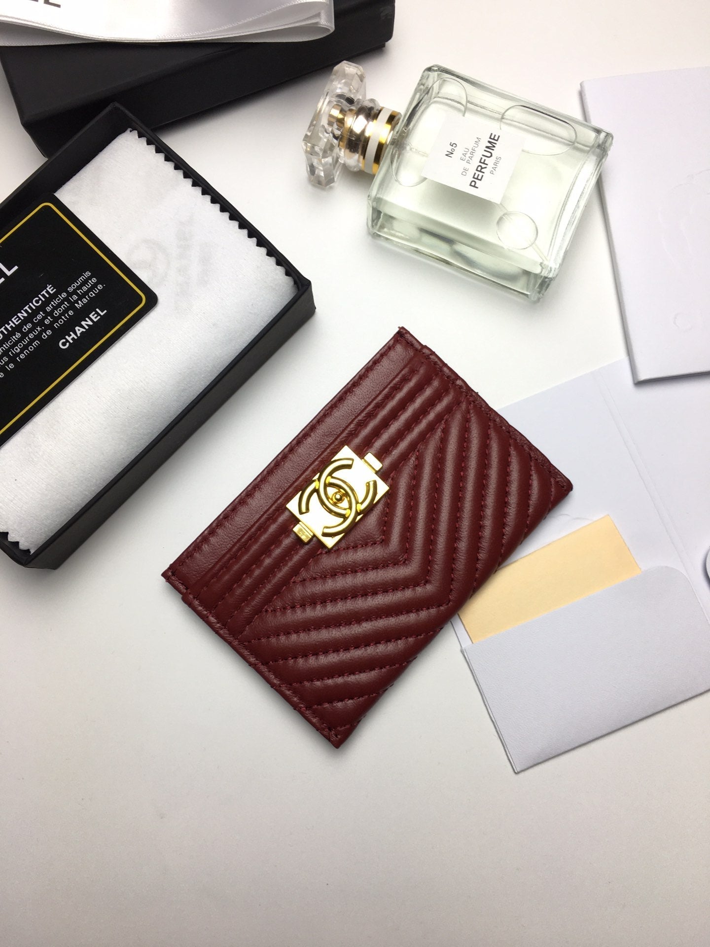 CC LINE CARD HOLDER 11.2 GARNET CALFSKIN GOLD ICON