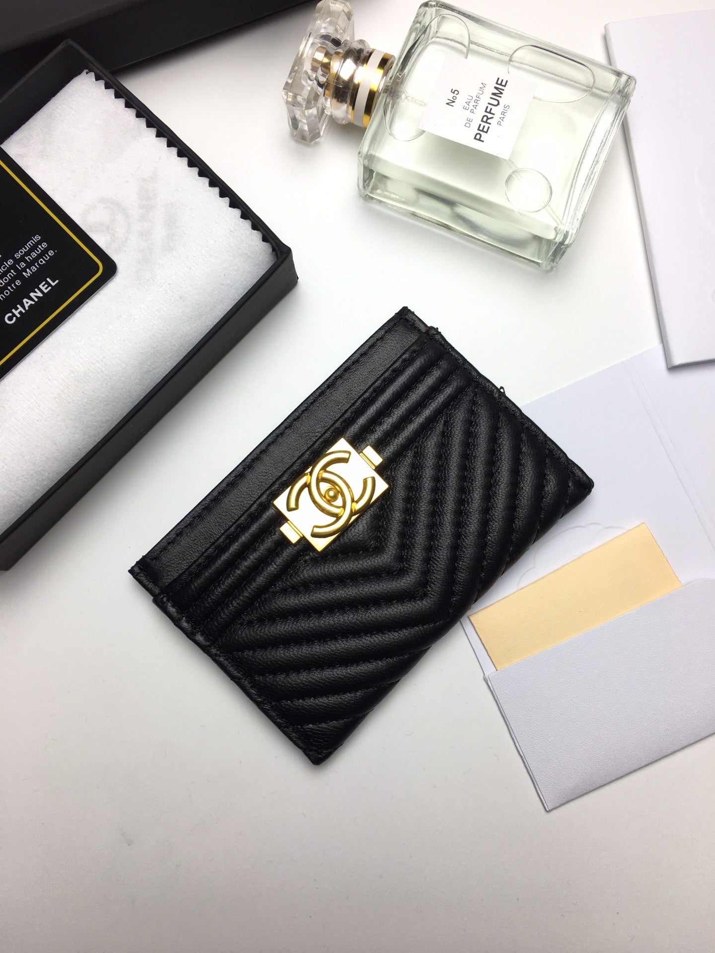 CC LINE CARD HOLDER 11.2 BLACK CALFSKIN GOLD ICON