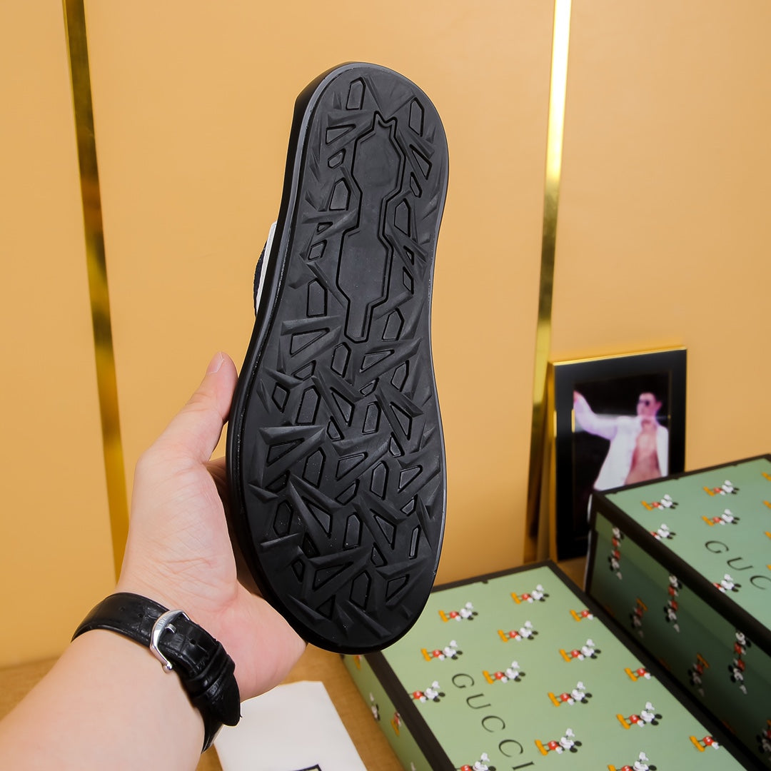 GG Men's Thong Sandals White Cowhide 587227