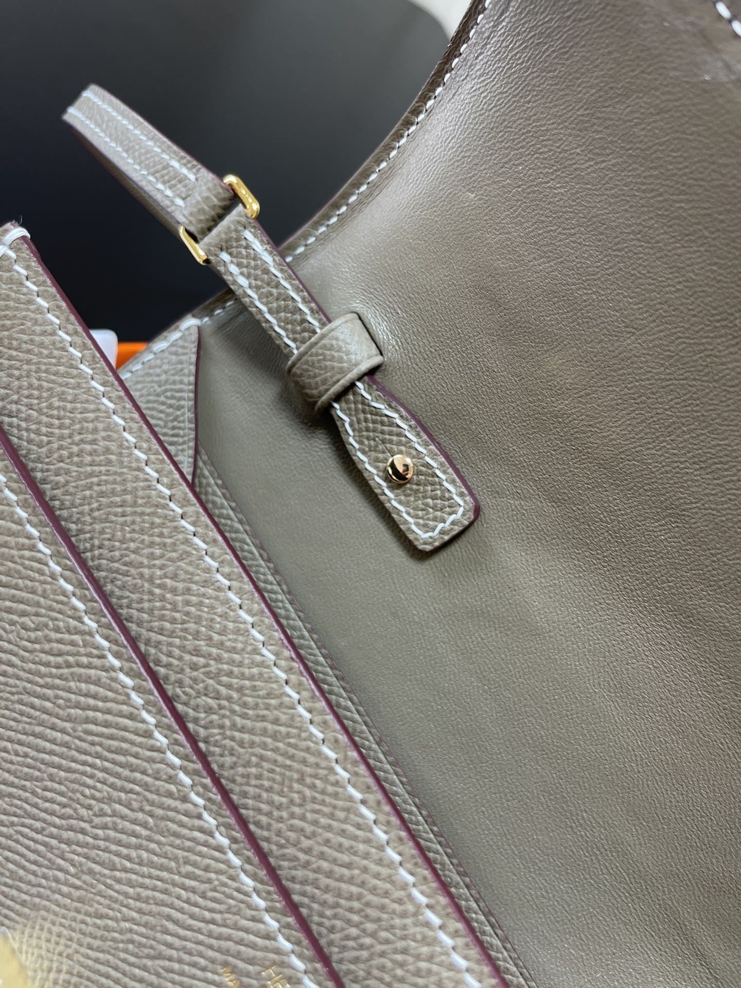 CONSTANCE TO GO 20.5 ETOUPE EPSOM GOLD HARDWARE