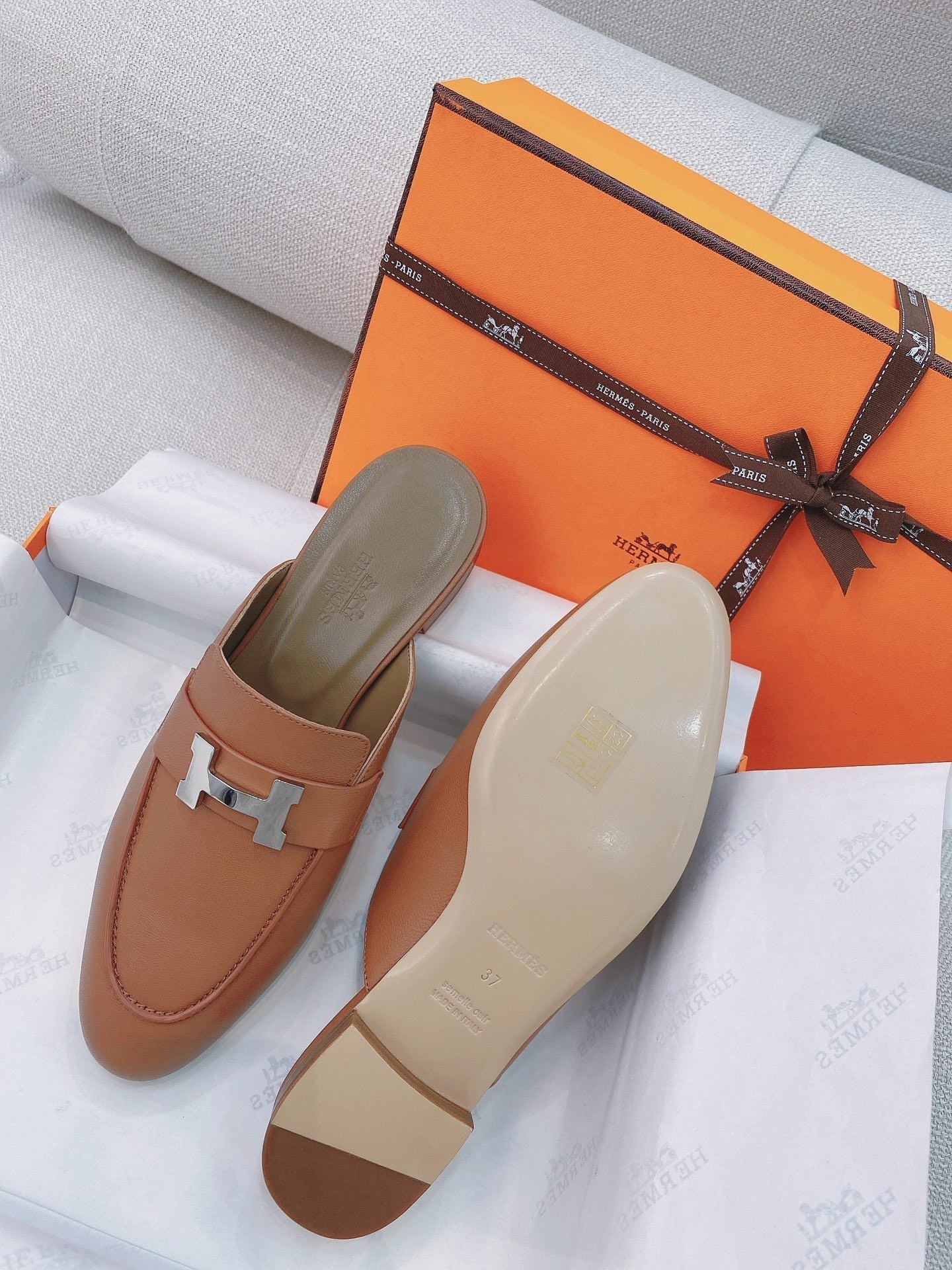 HM Mule Baby Pink Cowhide 348039