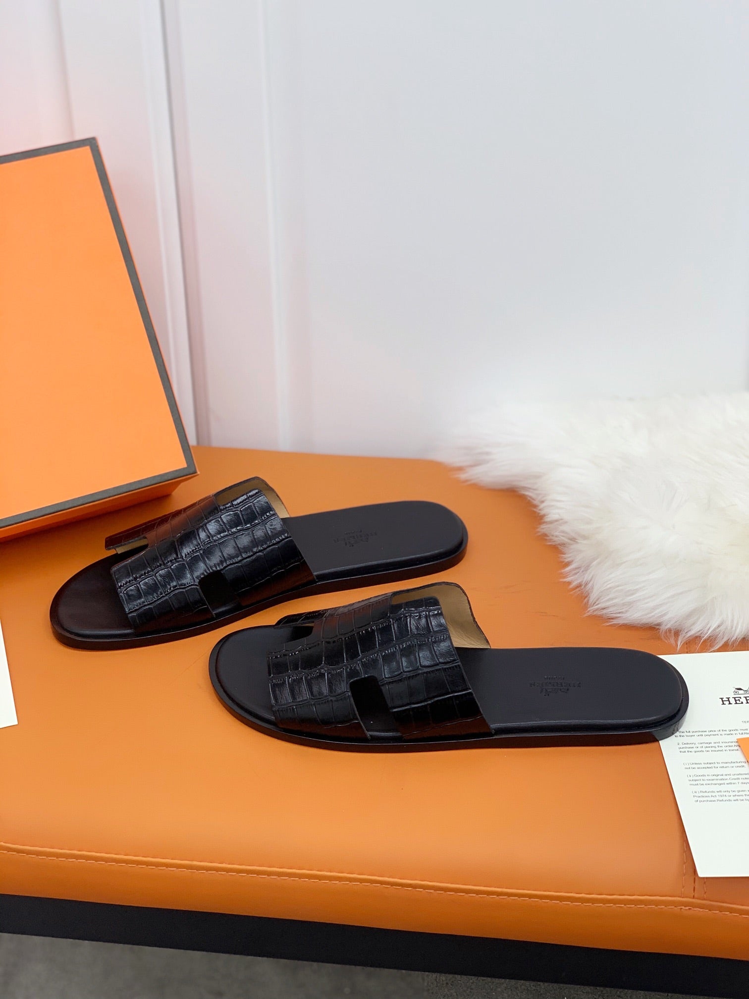 HM IZMIR SANDAL BLACK CROCODILE EMBOSSED CALFSKIN