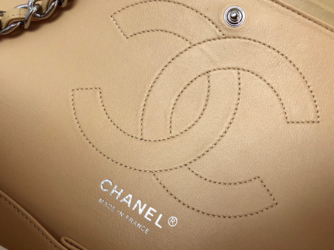 flap bag jumbo 30 light beige lambskin silver hardware