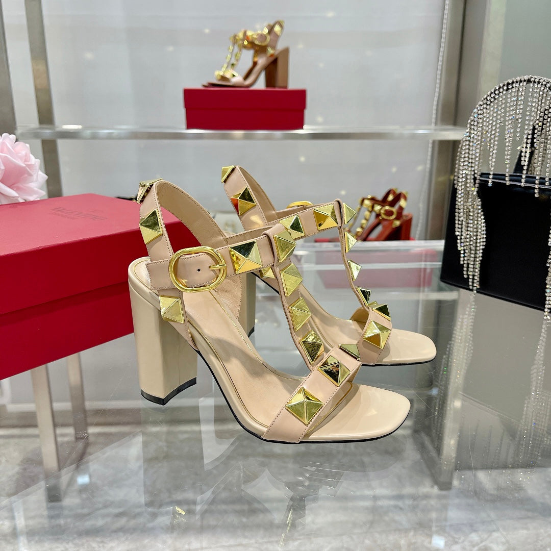 VT Rockstud Sandals Beige Gold Cowhide