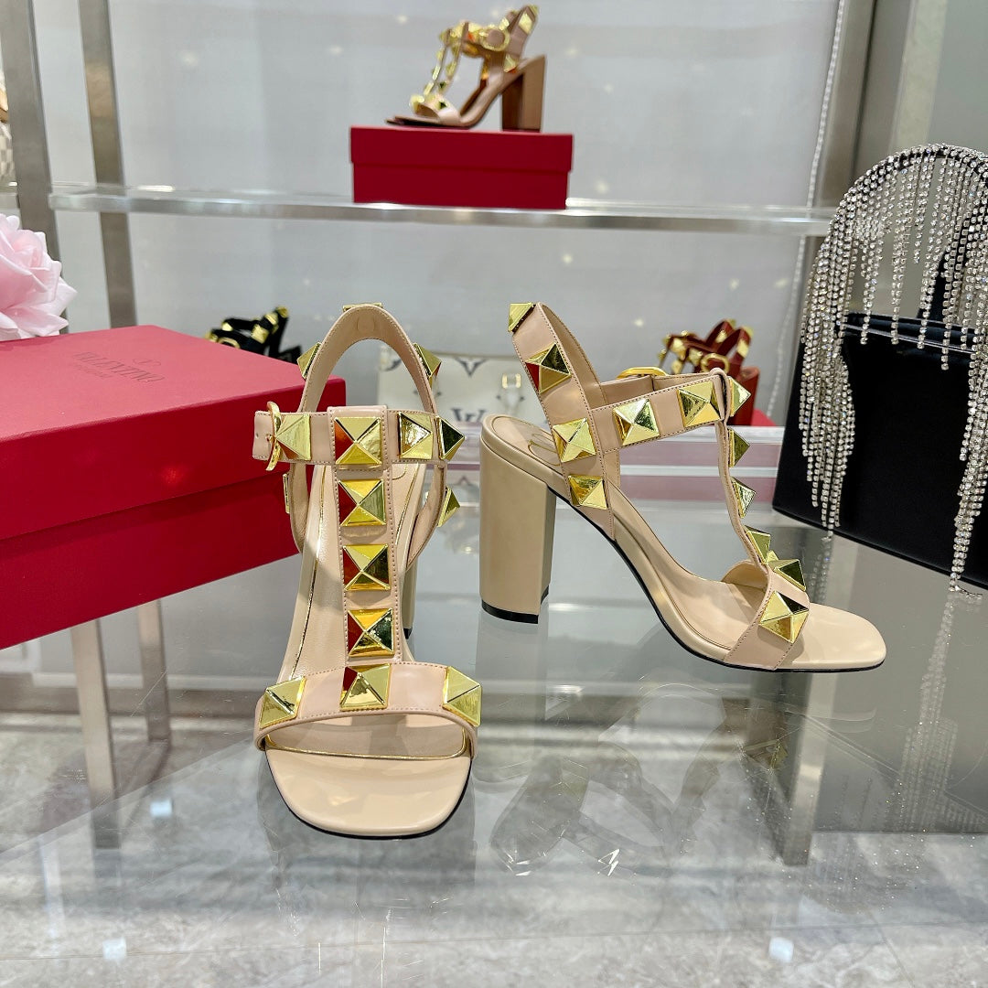 VT Rockstud Sandals Beige Gold Cowhide