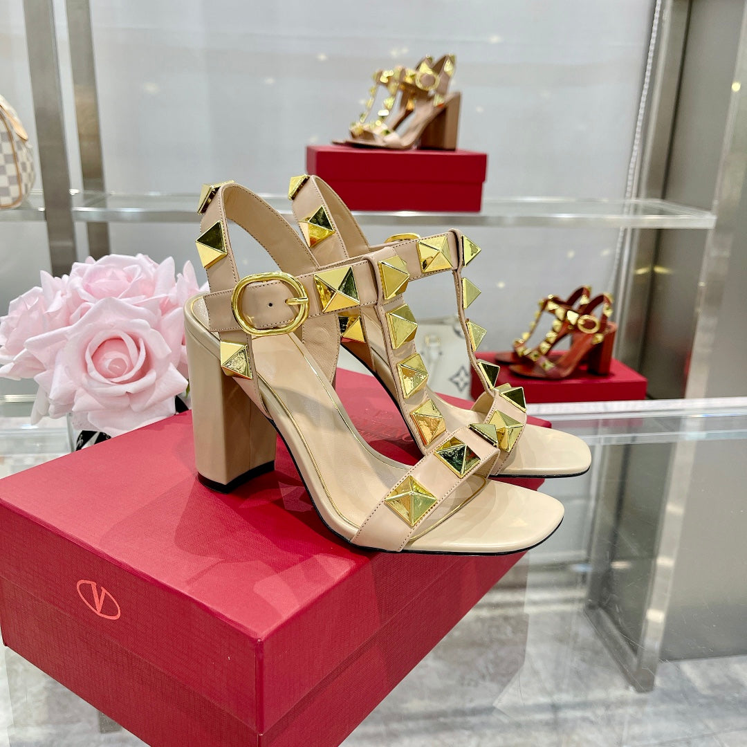 VT Rockstud Sandals Beige Gold Cowhide